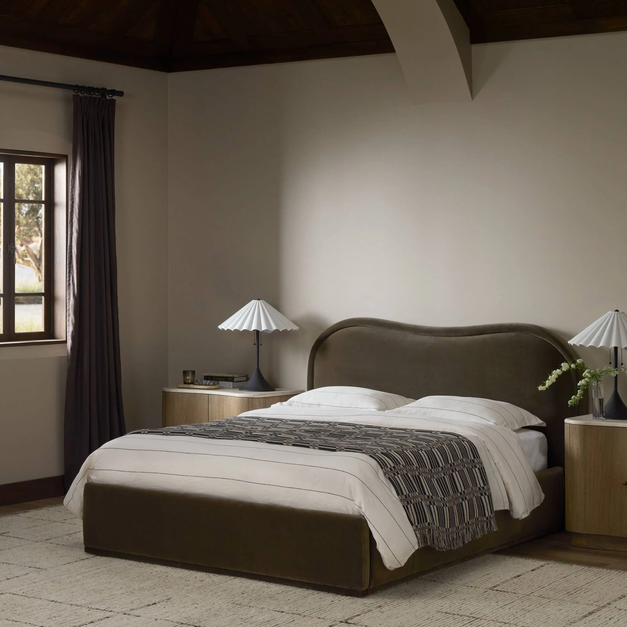 Julia Bed - Image 2