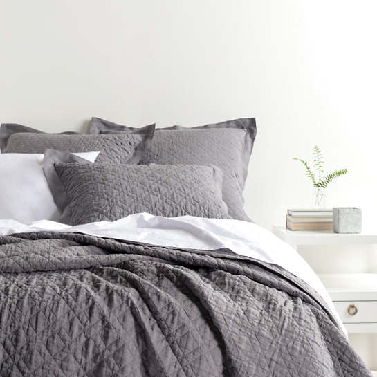 Black Washed Linen Quilt - Image 2