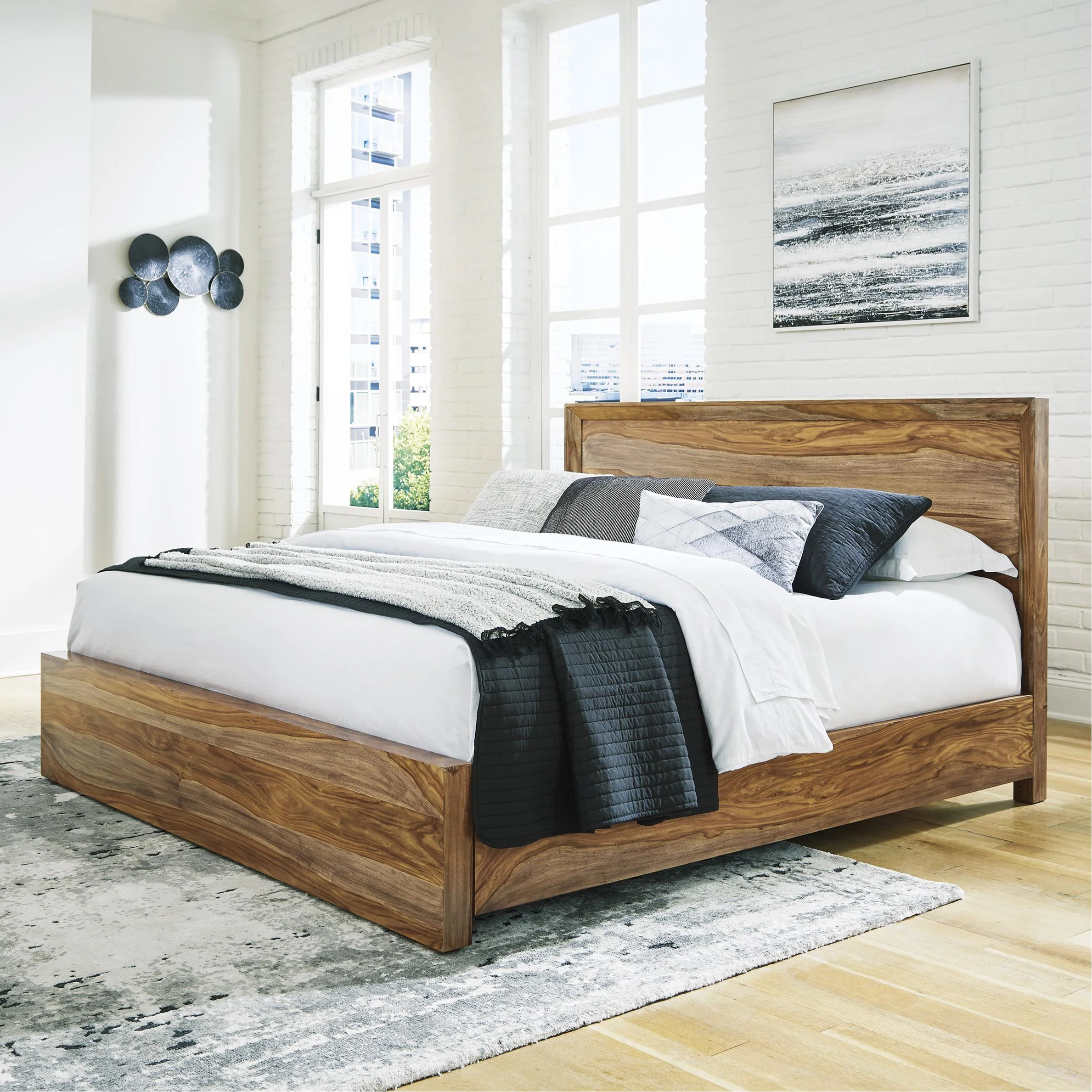 Signature Design by Ashley Dressonni B790 8 pc Queen Panel Bedroom Set - Image 2