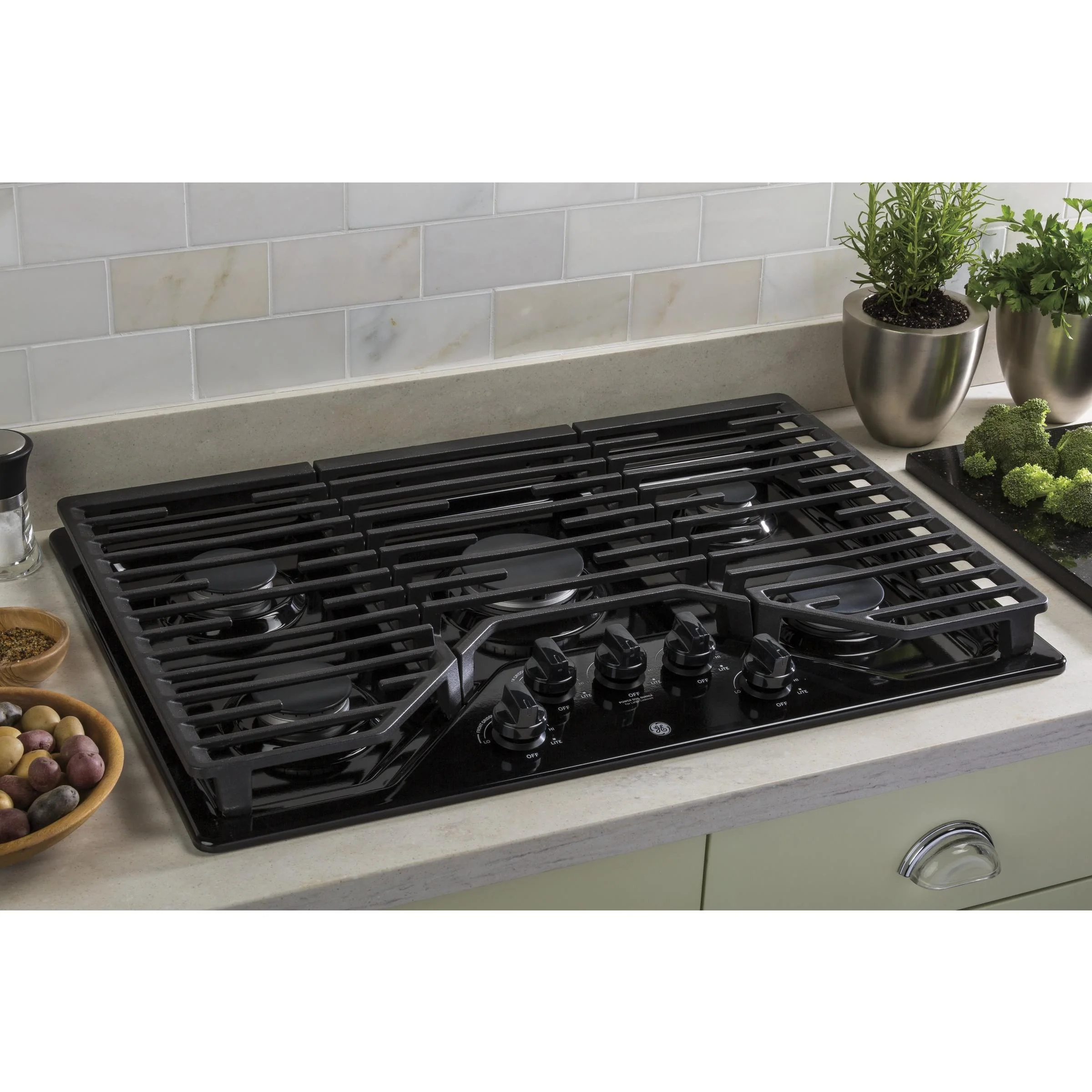 GE 30-inch Built-In gas Cooktop JGP5030DLBB - Image 2