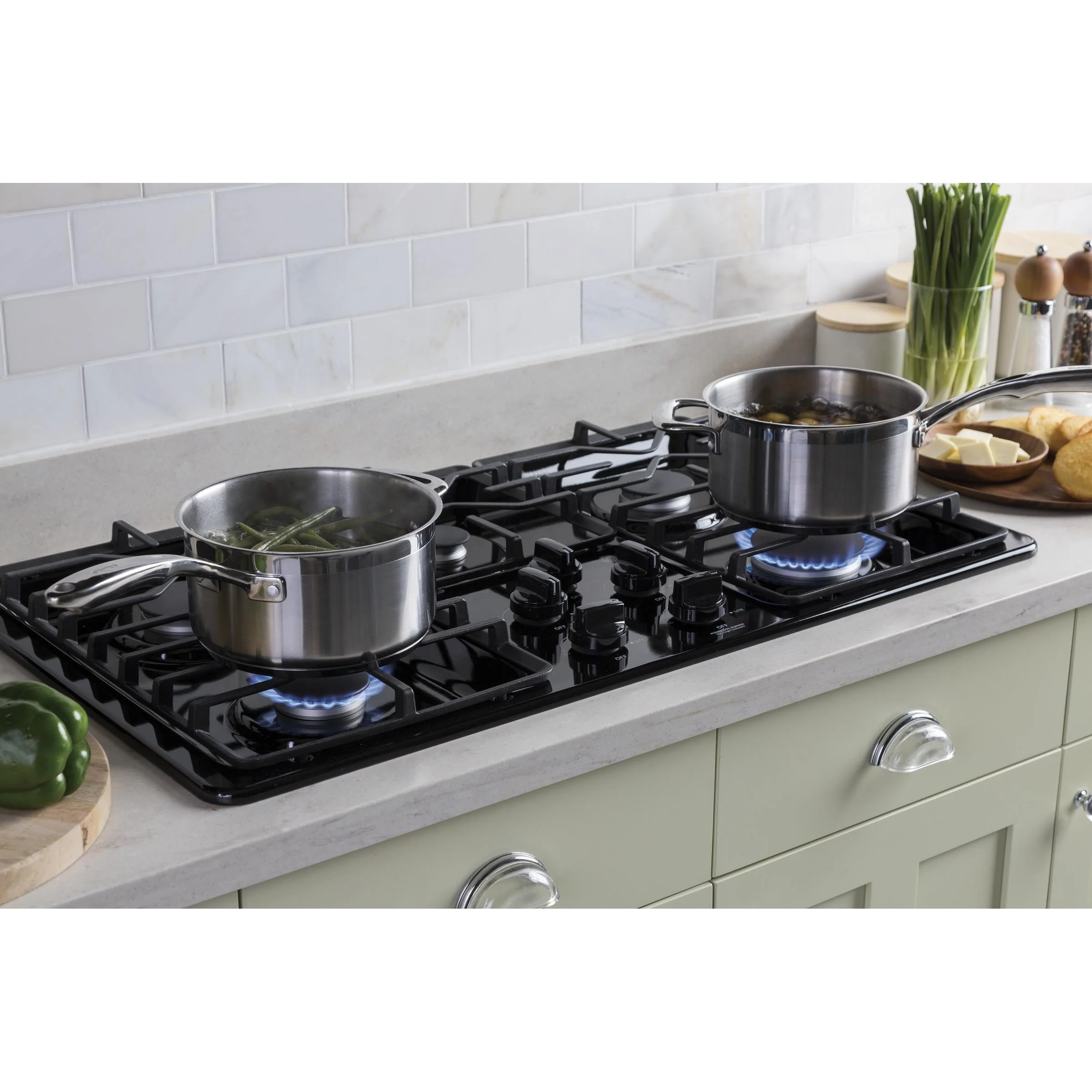 GE 36-inch Built-In Gas Cooktop with MAX Burner System JGP3036DLBB - Image 3