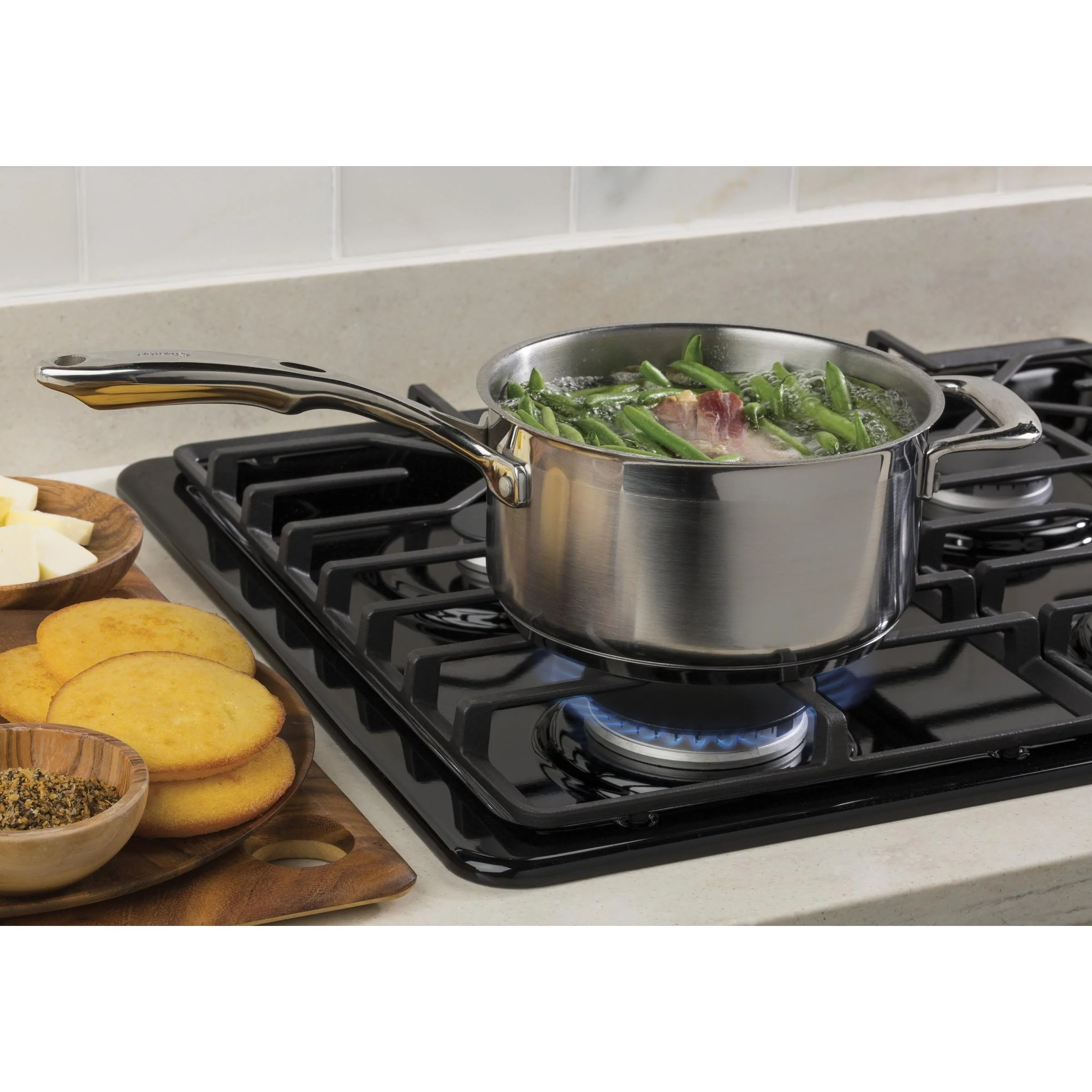 GE 30-inch Built-In Gas Cooktop JGP3030DLBB - Image 3