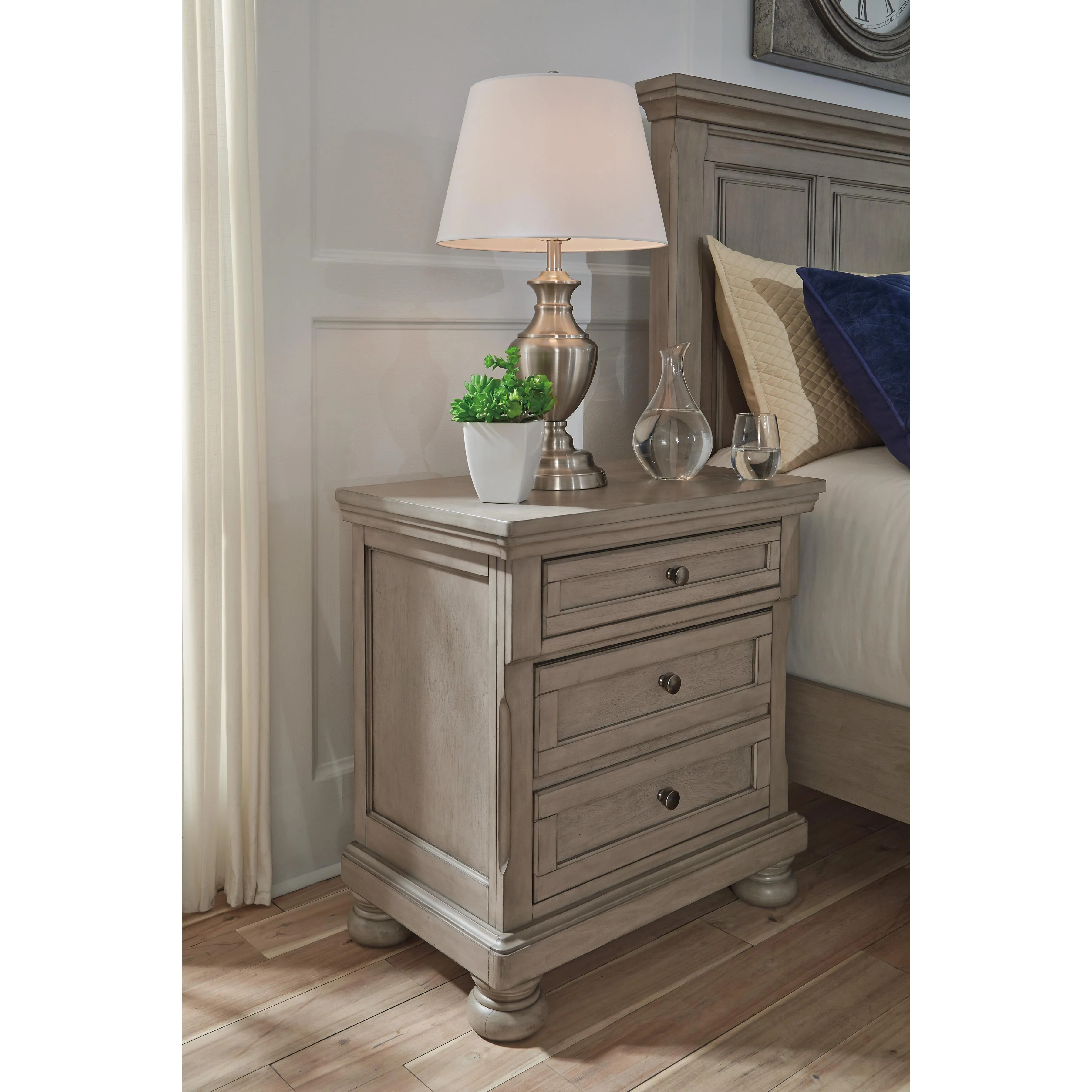Signature Design by Ashley Lettner 2-Drawer Nightstand B733-92 - Image 2