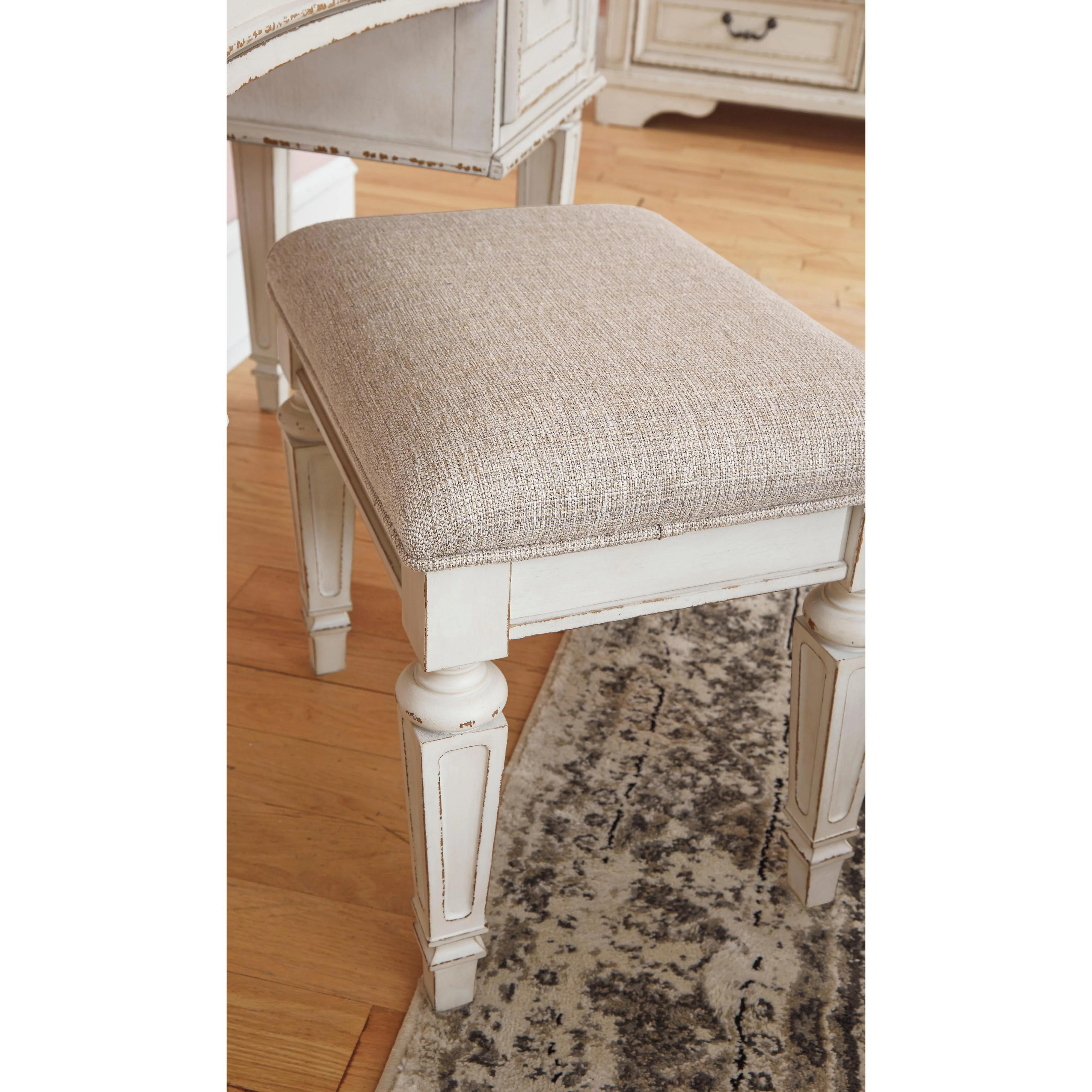 Signature Design by Ashley Realyn 3-Drawer Vanity Set B743-22 - Image 3