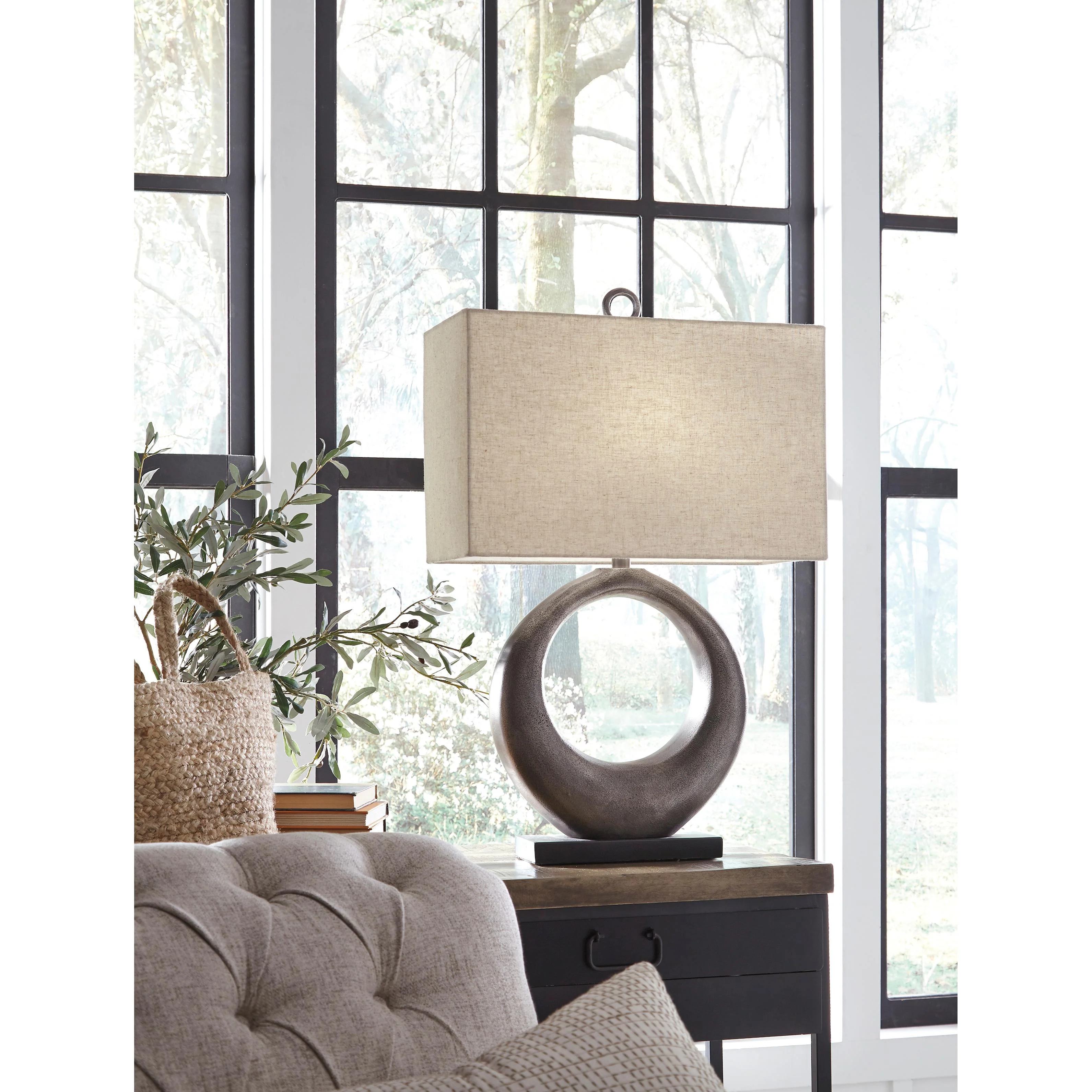 Signature Design by Ashley Saria Table Lamp L207394 - Image 3