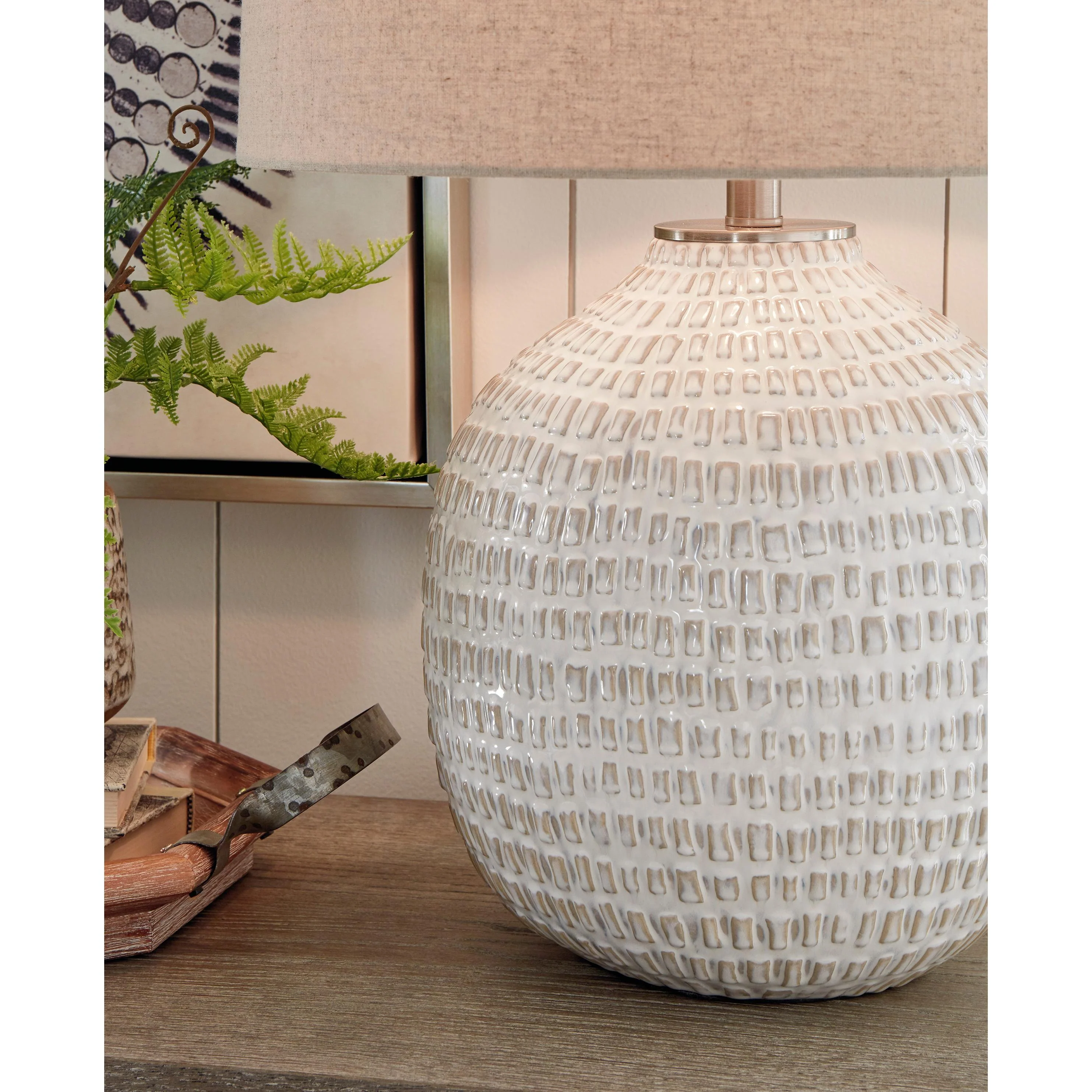 Signature Design by Ashley Jamon L100764 Ceramic Table Lamp - Image 2