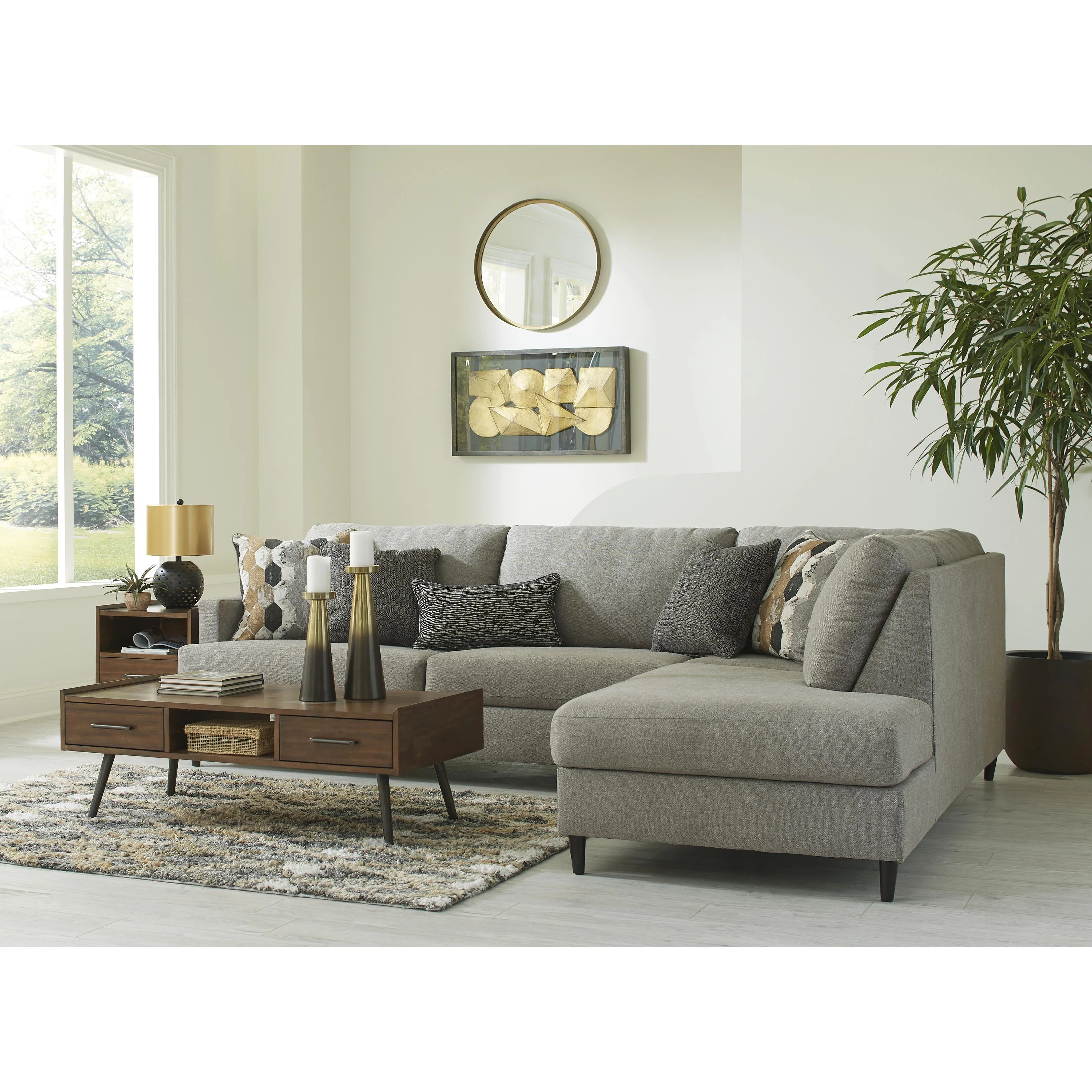 Ashley Santasia 33301S1 2 pc Sectional with Chaise - Image 3