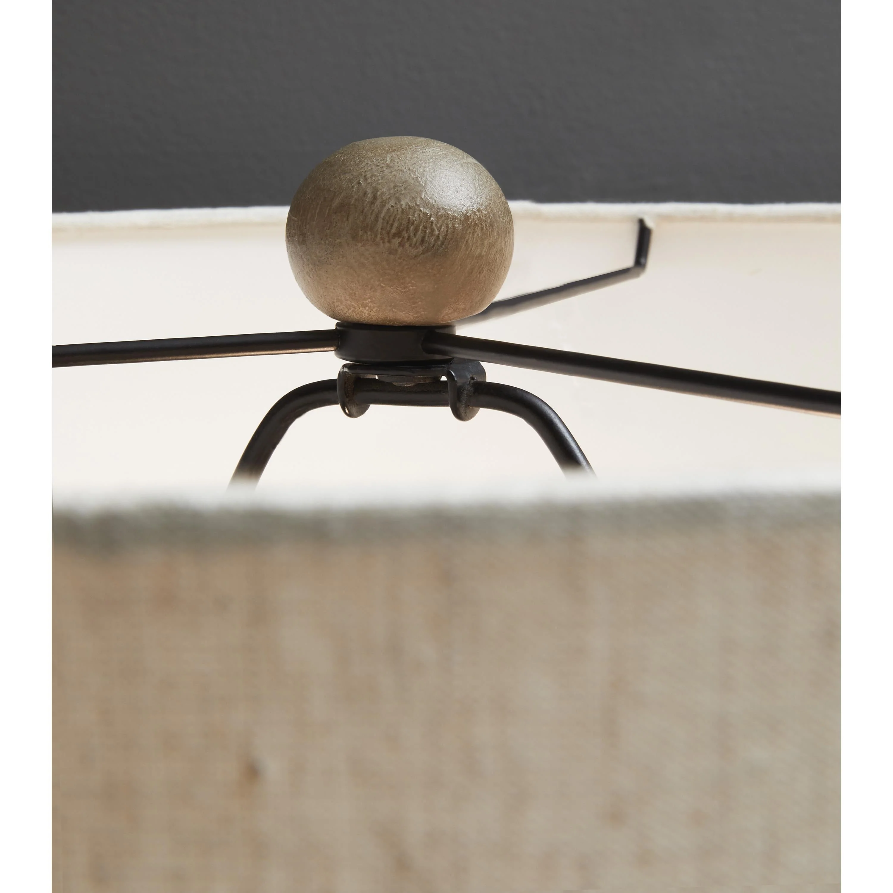 L329021 Signature Design by Ashley Dallson Floorstanding Lamp - Image 3