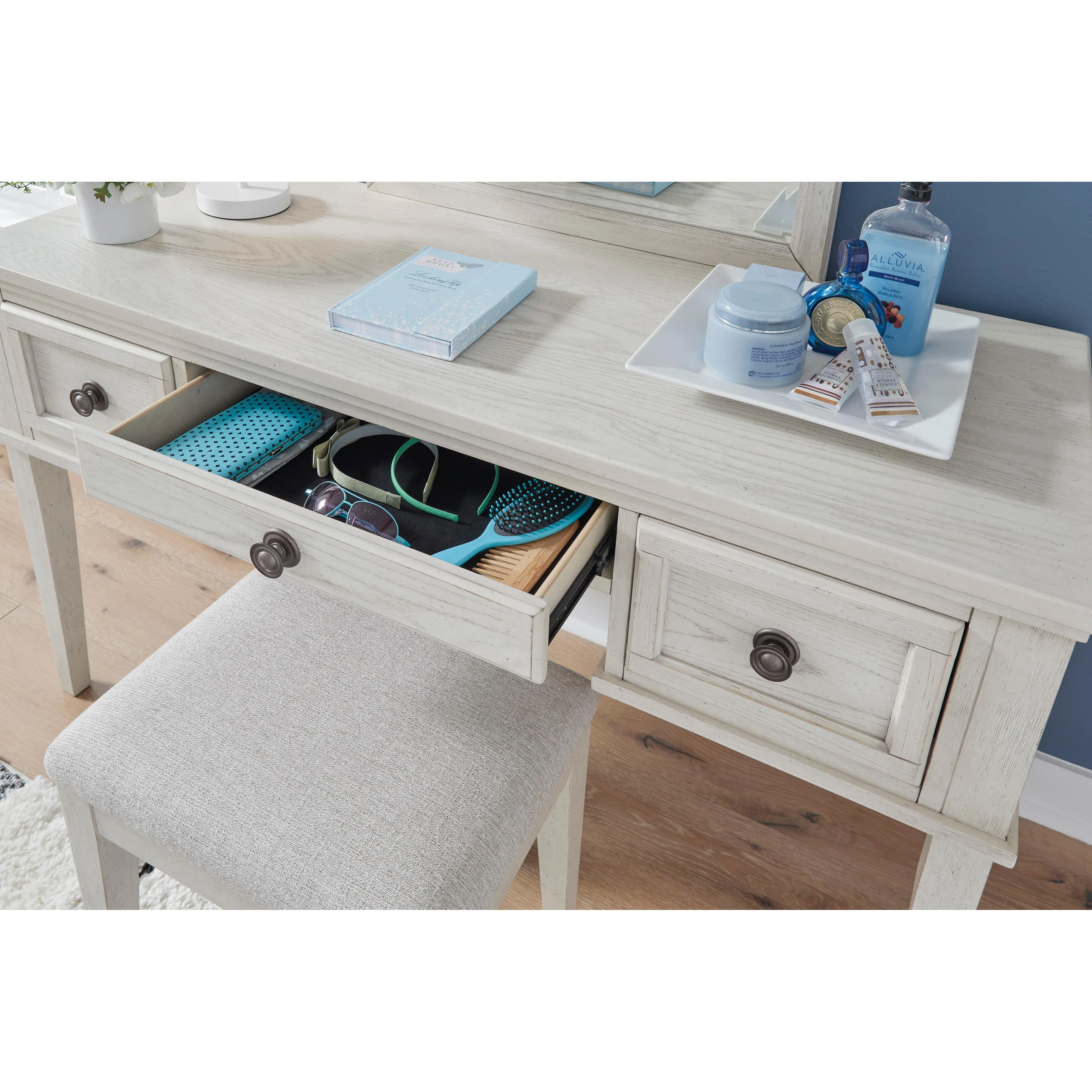 Signature Design by Ashley Robbinsdale B742-22 Vanity/Upholstered Stool - Image 3