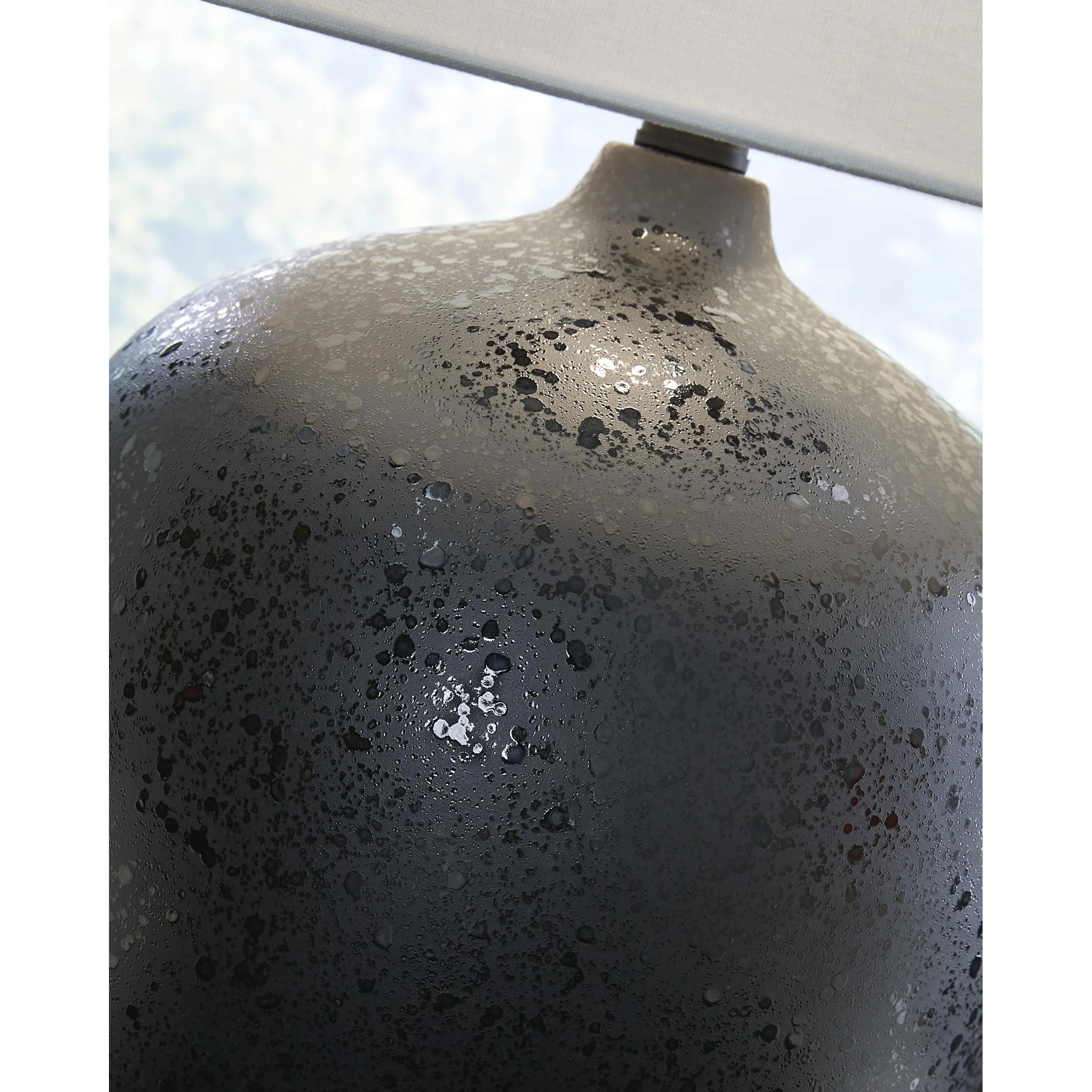 Signature Design by Ashley Ladstow L123894 Ceramic Table Lamp - Image 3