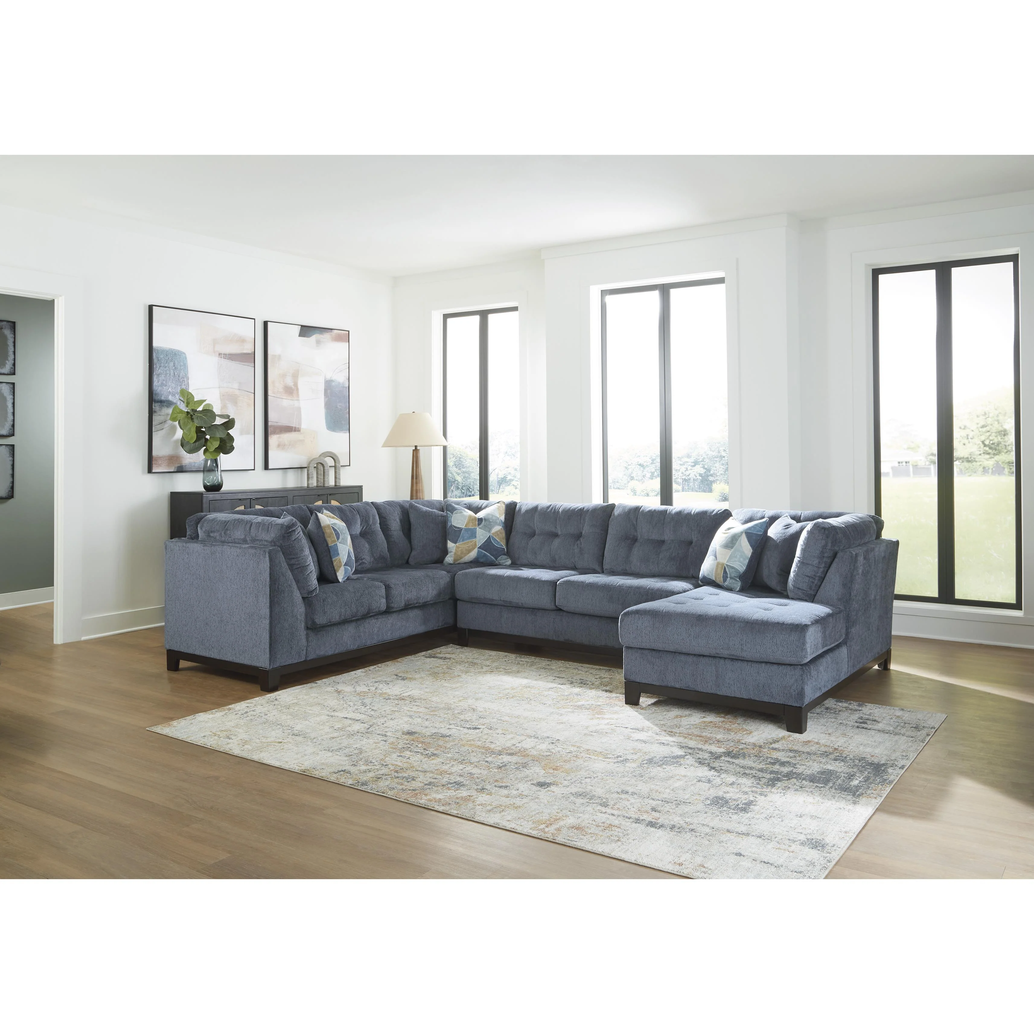 Benchcraft Maxon Place 33003S2 3 pc Sectional with Chaise - Image 3
