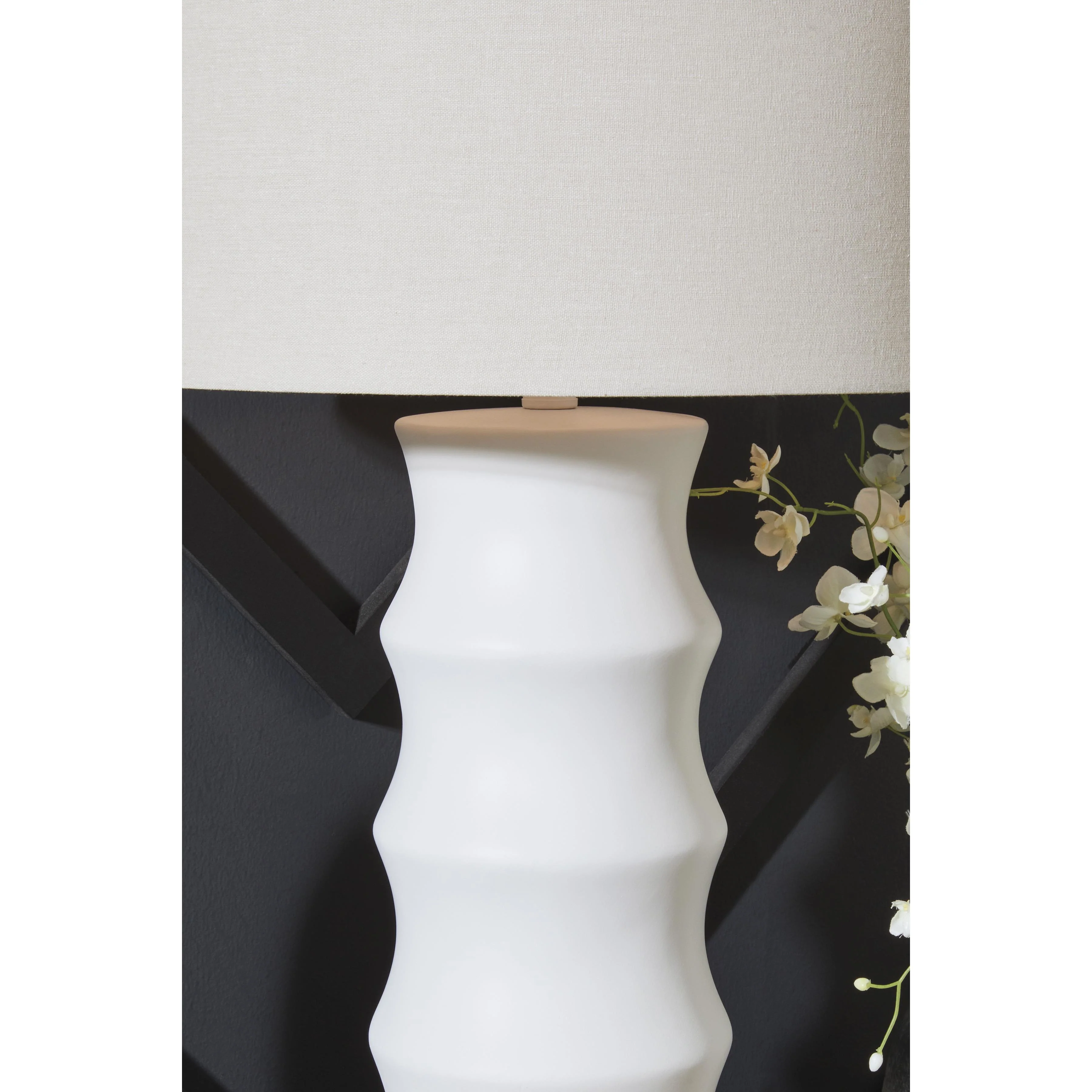 Signature Design by Ashley Veraleigh L235854 Poly Table Lamp - Image 3