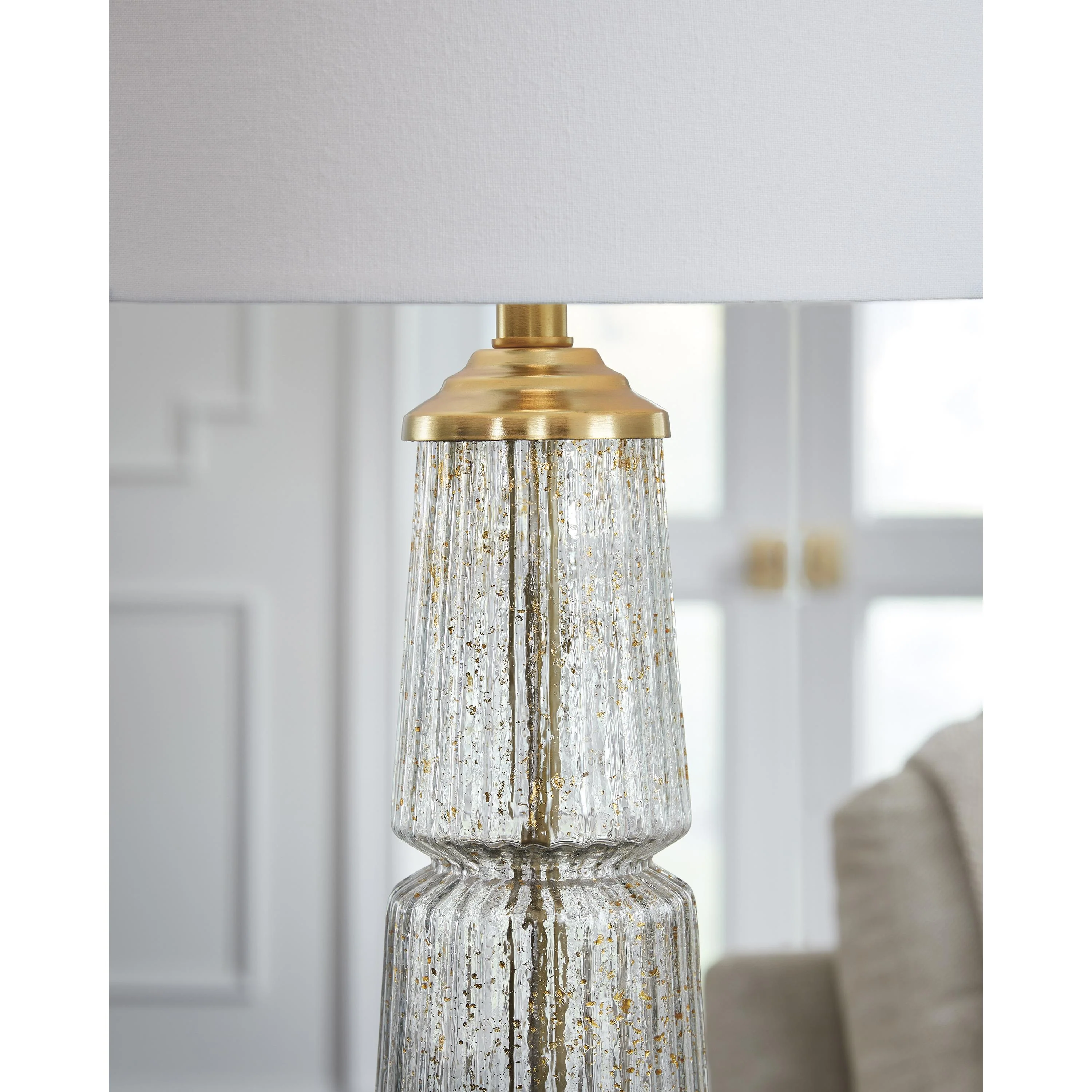 Signature Design by Ashley Bakersboro L430884 Glass Table Lamp - Image 3
