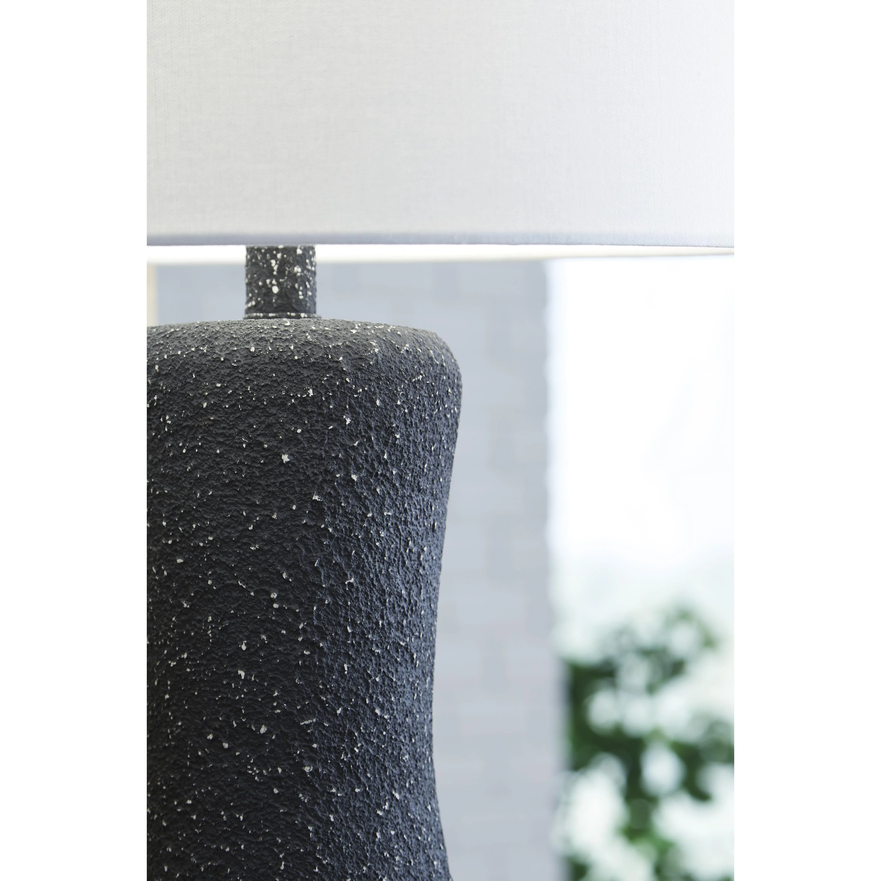 Signature Design by Ashley Maykins L207634 Metal Table Lamp - Image 3