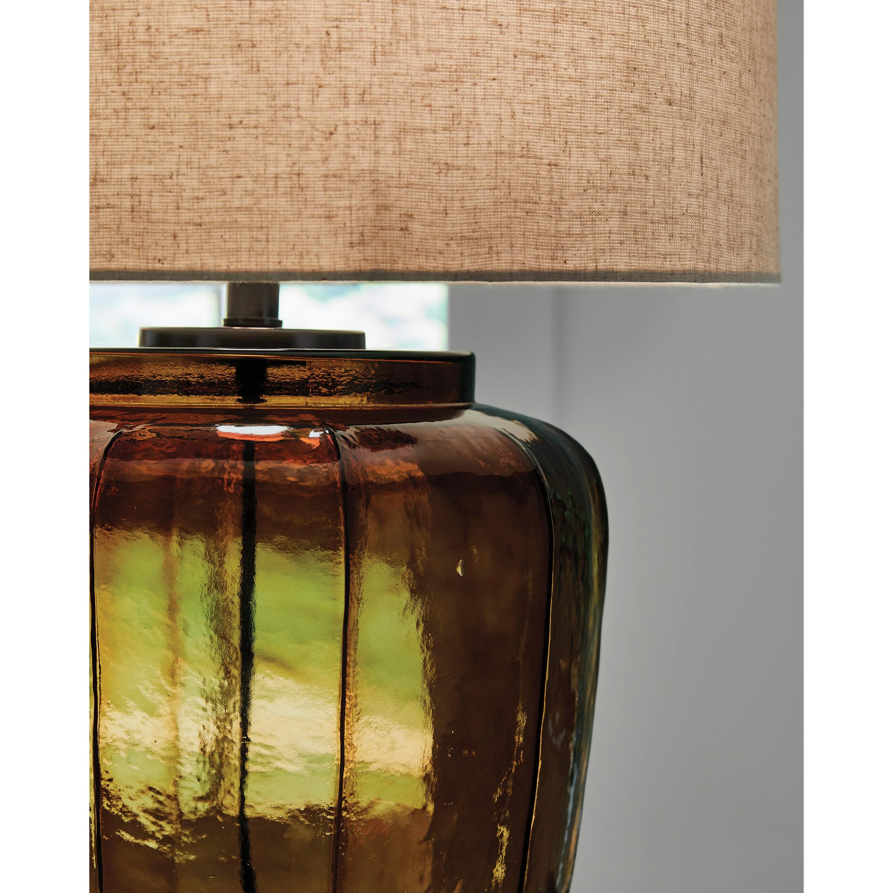 Signature Design by Ashley Bainmore L430914 Glass Table Lamp - Image 3