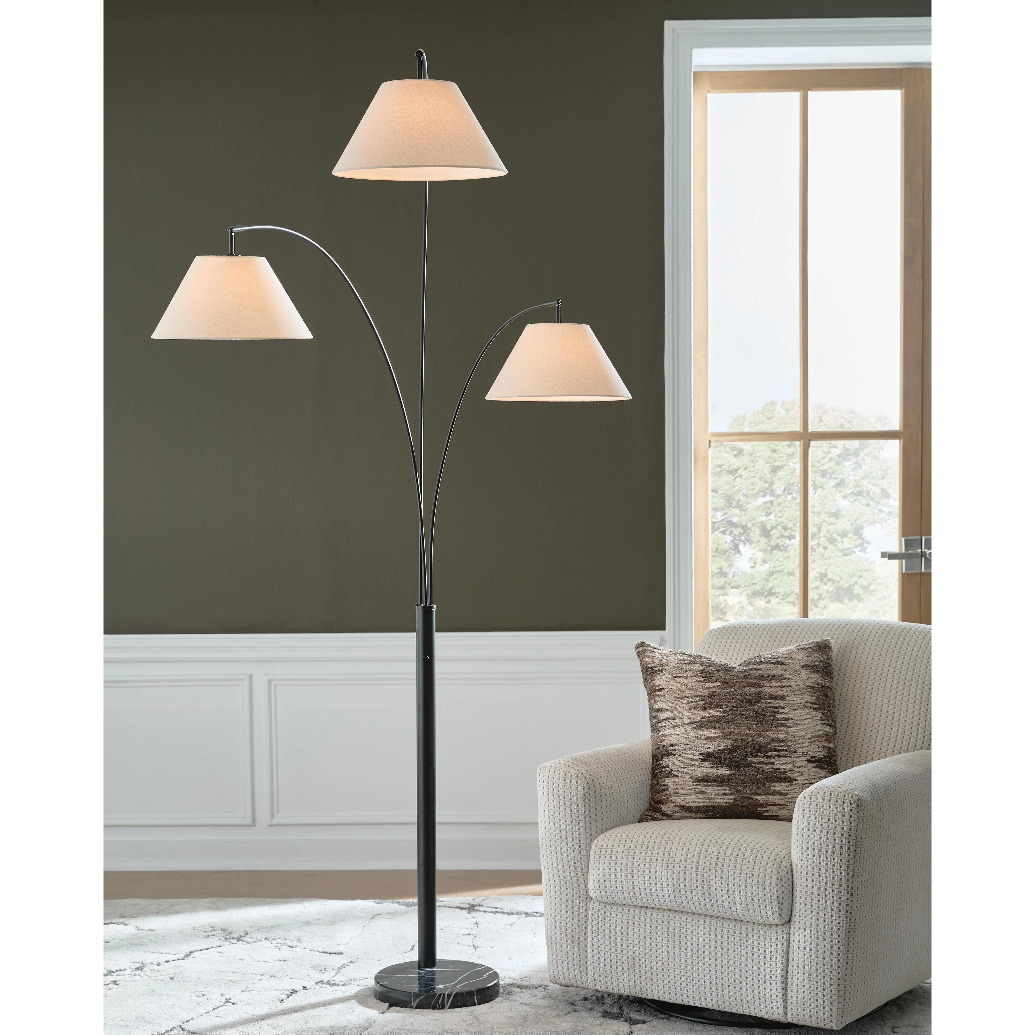Signature Design by Ashley Gibbswellner Arc Lamp L725159 - Image 2