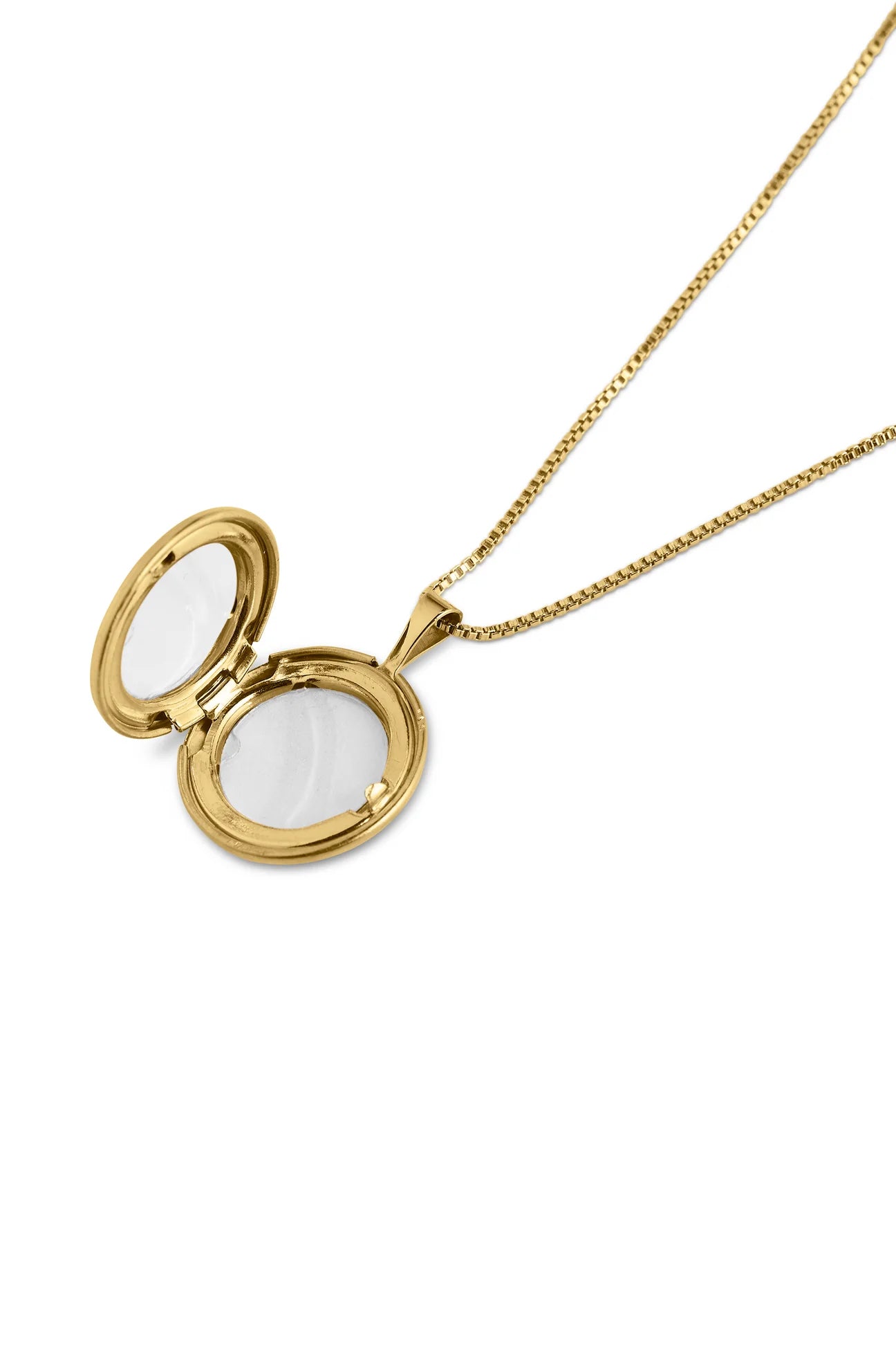 Classic Gold Locket - Image 3