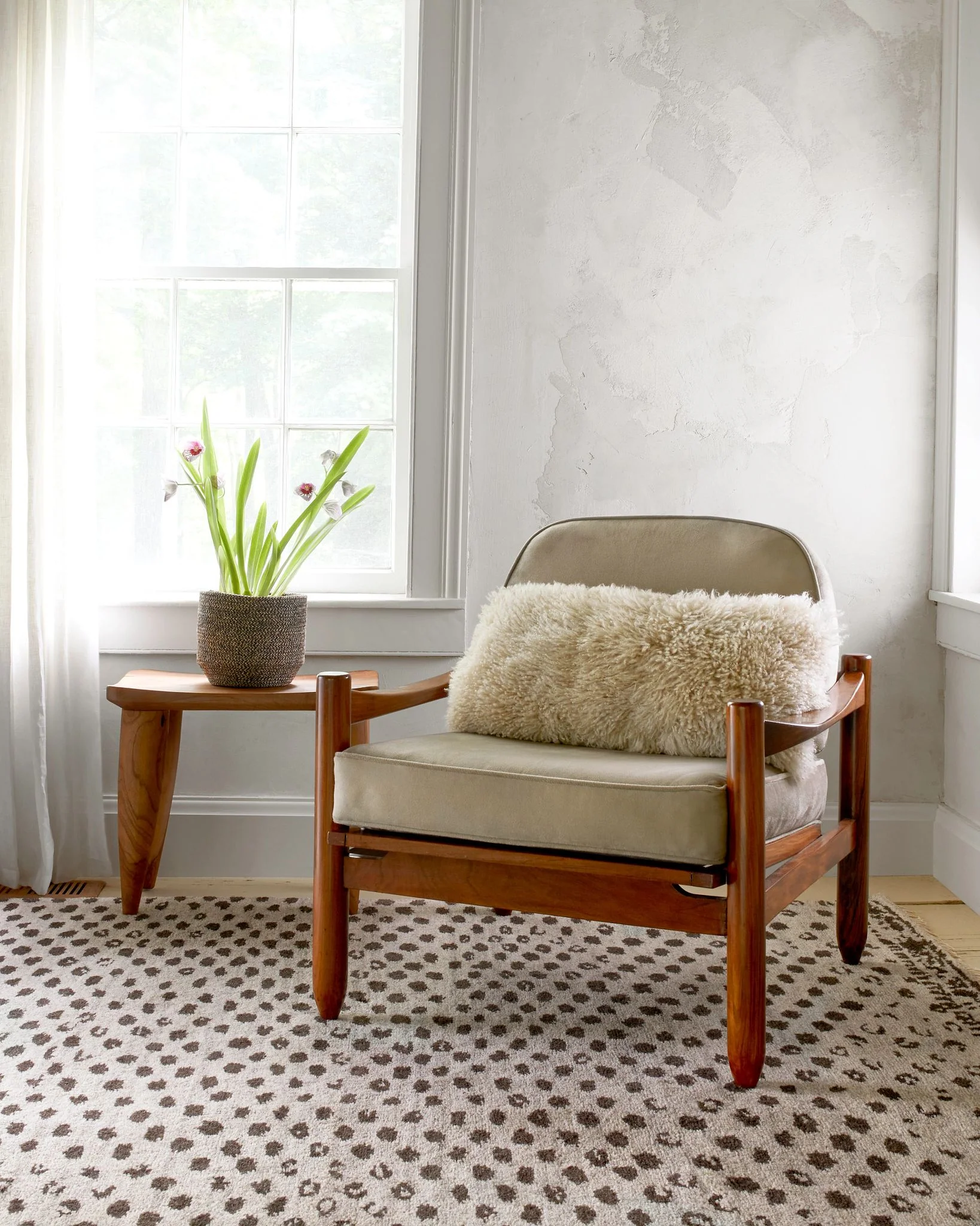 Hugo Hand Knotted Wool Rug - Image 3