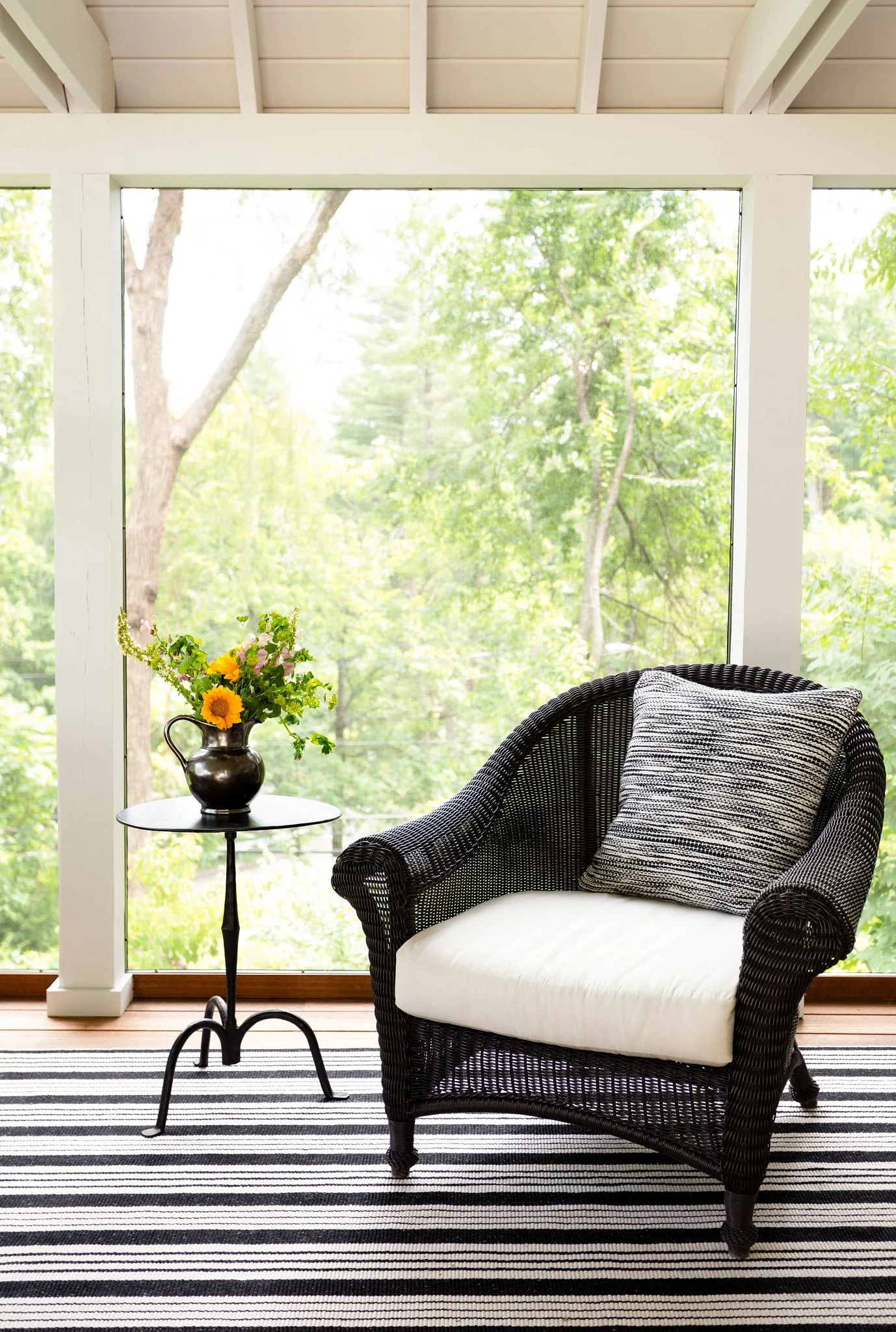 Birmingham Black Handwoven Indoor/Outdoor Rug - Image 2
