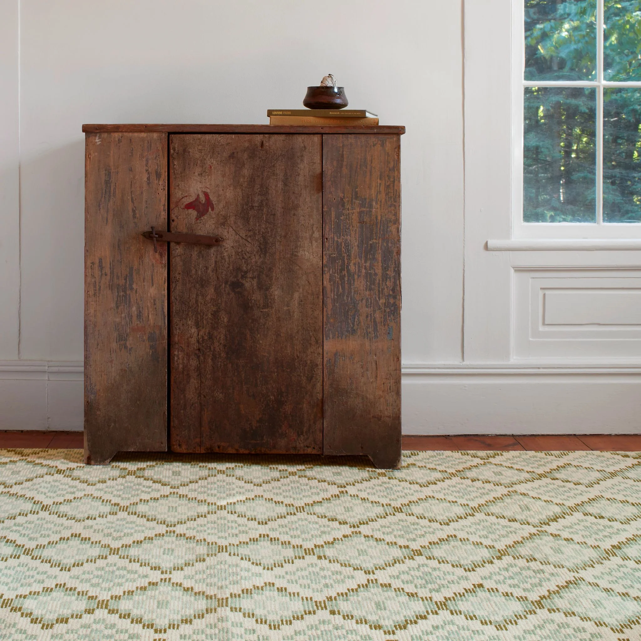 Diamond Cove Green Hand Tufted Wool Rug - Image 3