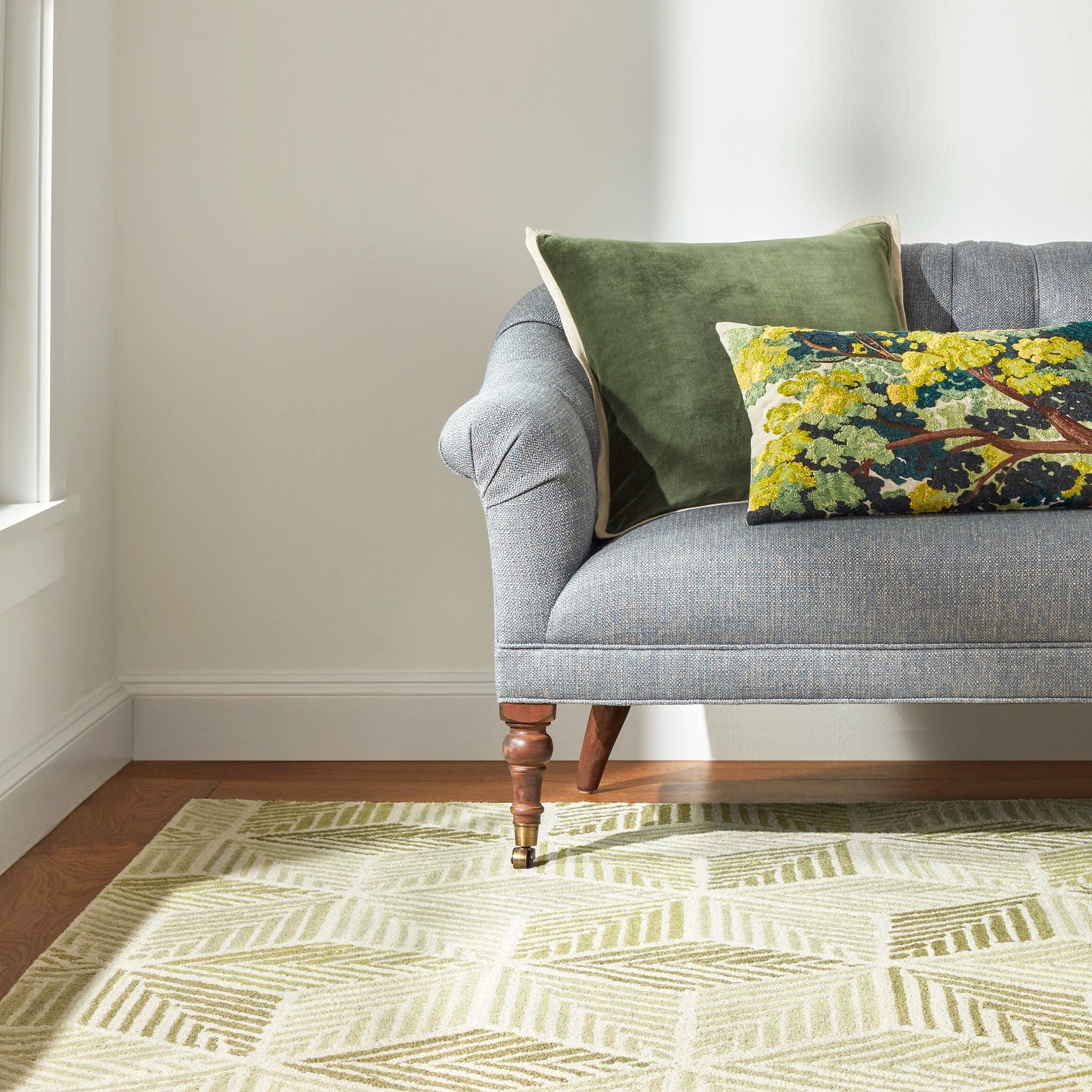 Karari Moss Hand Hooked Wool Rug - Image 2