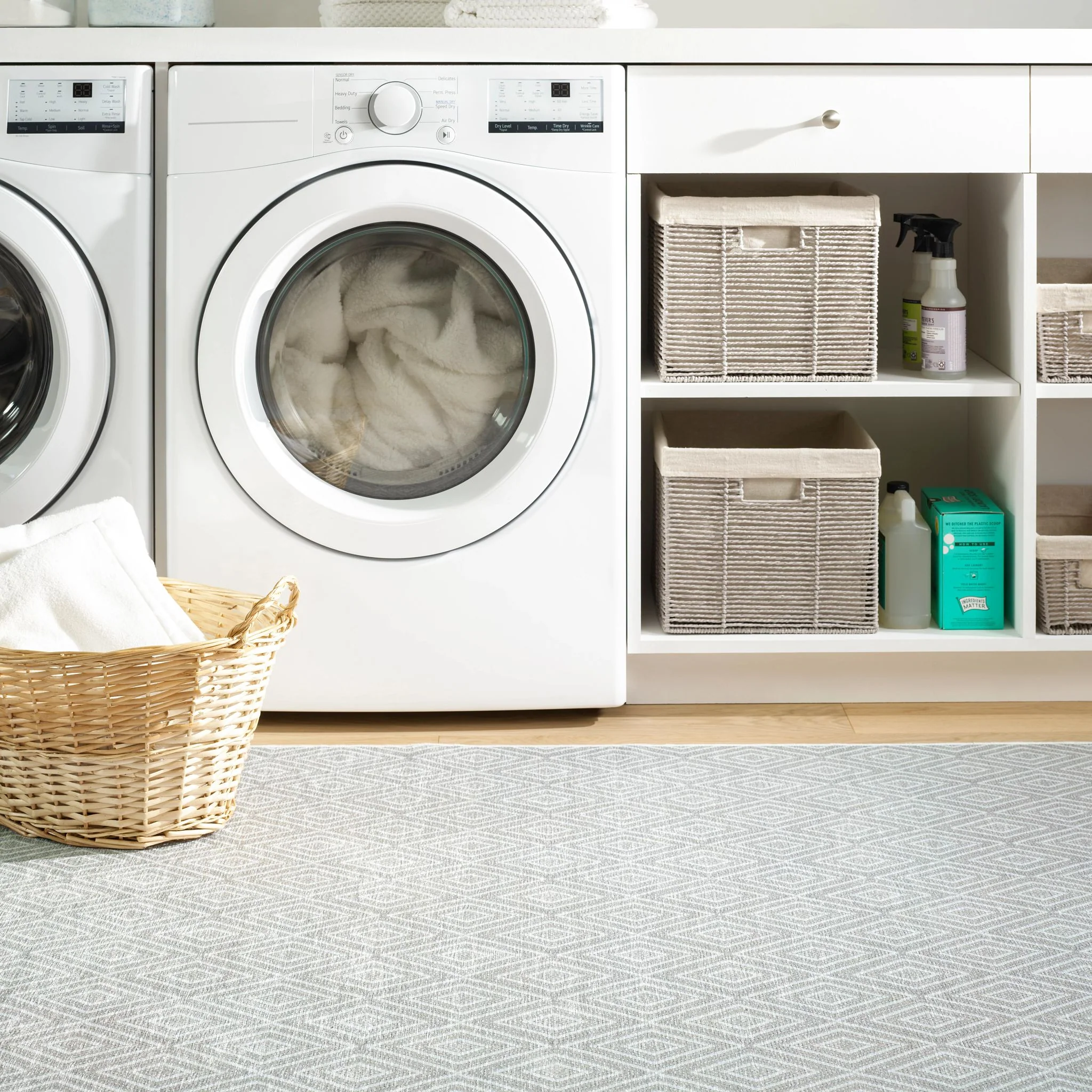 Diamond Platinum/White Machine Washable Rug - Image 2