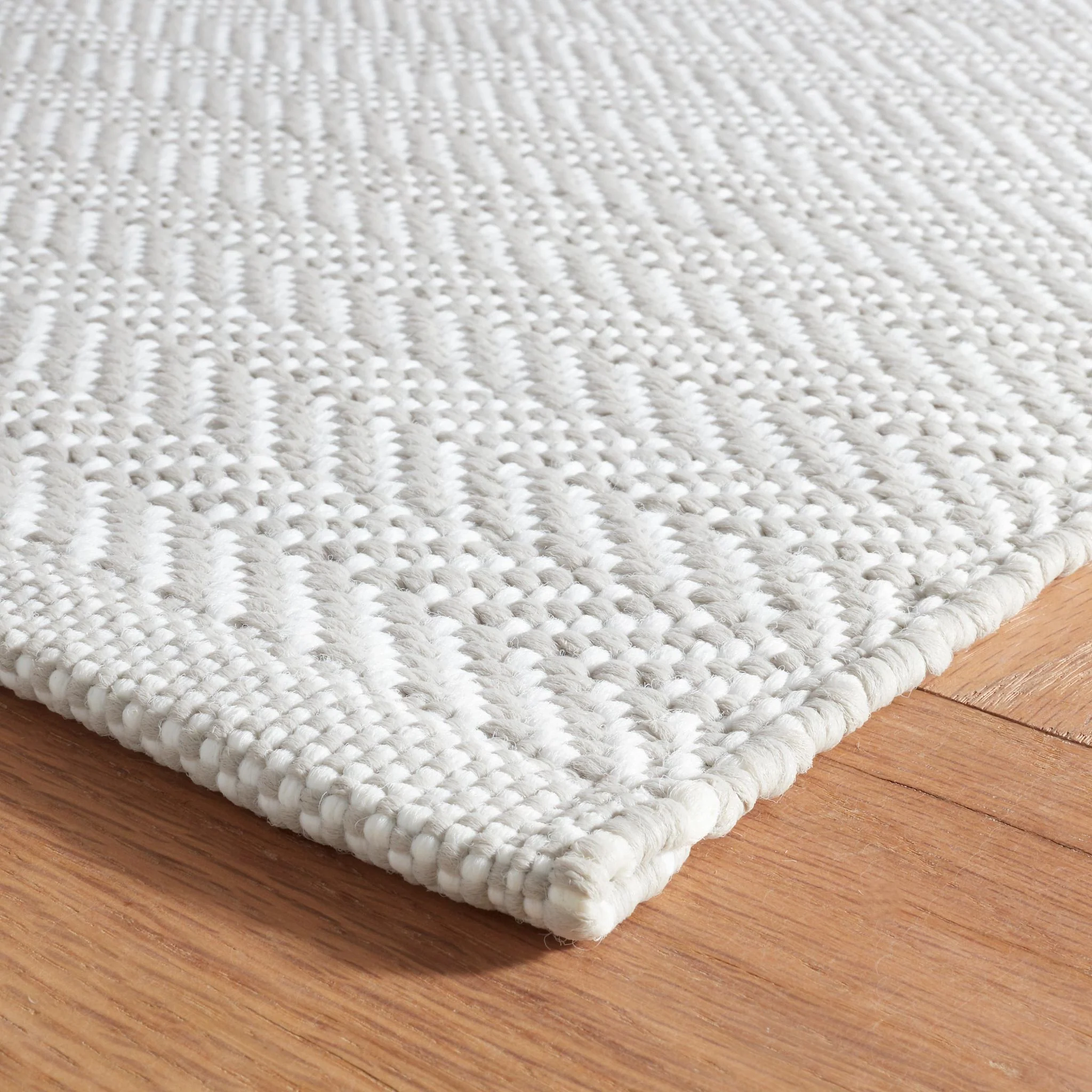 Herringbone Pearl Grey/White Handwoven Indoor/Outdoor Rug - Image 3