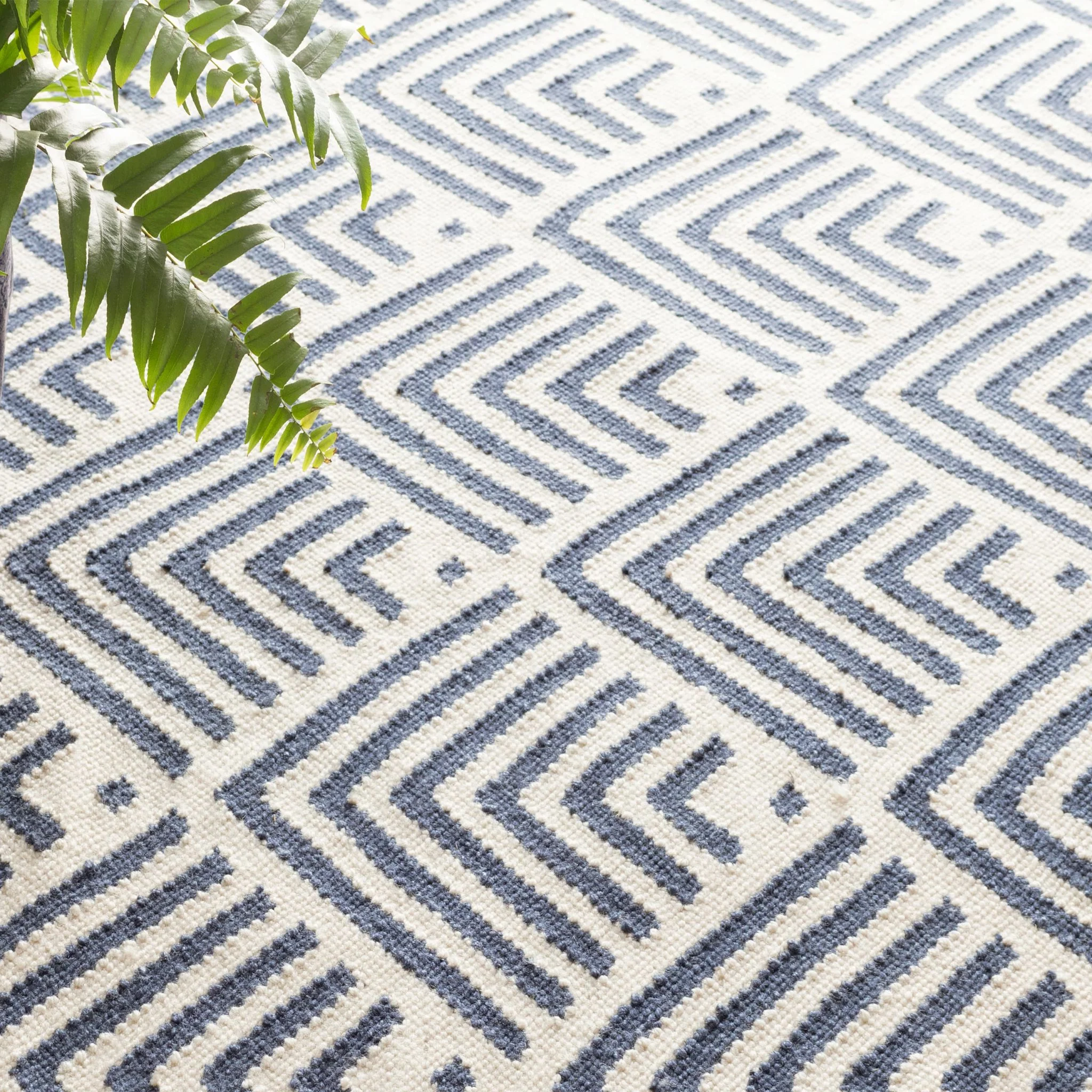 Cleo Navy Handwoven Indoor/Outdoor Rug - Image 2