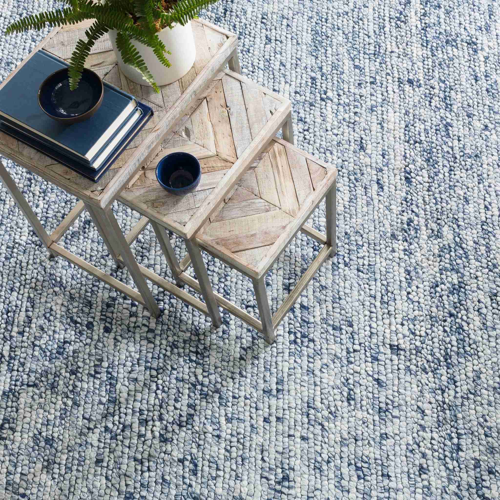 Niels Navy Handwoven Wool/Viscose Rug - Image 2