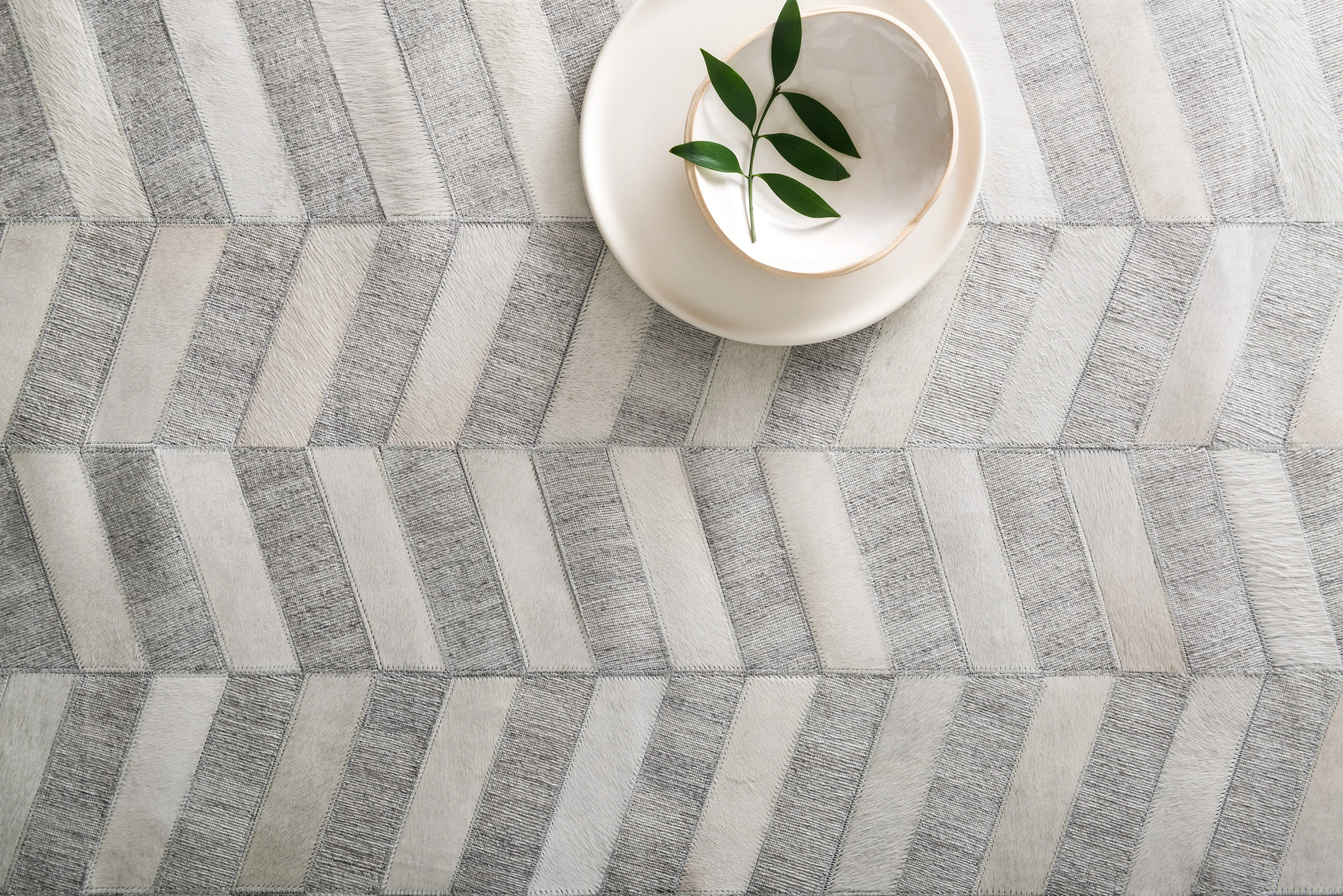 Dorado Grey / Ivory Rug - Image 3