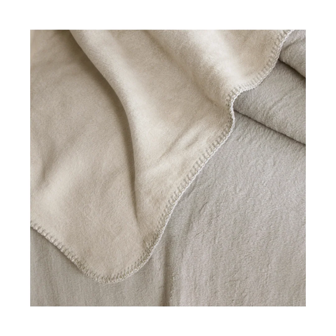 Holly Fleece Blanket, Grey - Image 3