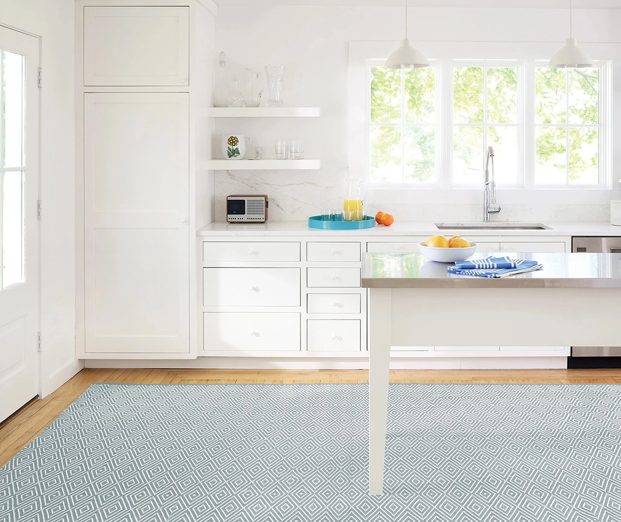 Diamond Light Blue/Ivory Handwoven Indoor/Outdoor Rug - Image 3