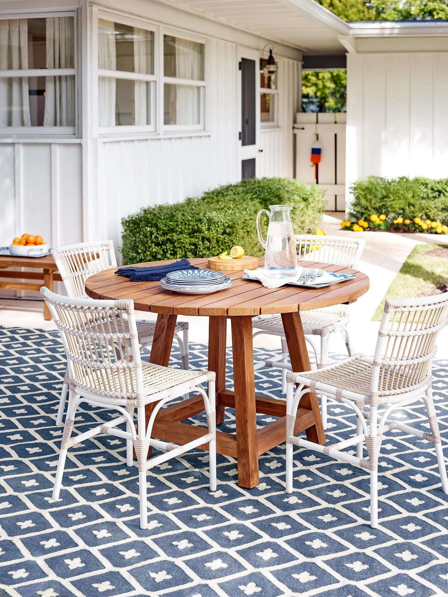 Elizabeth Navy Handwoven Indoor/Outdoor Rug - Image 3