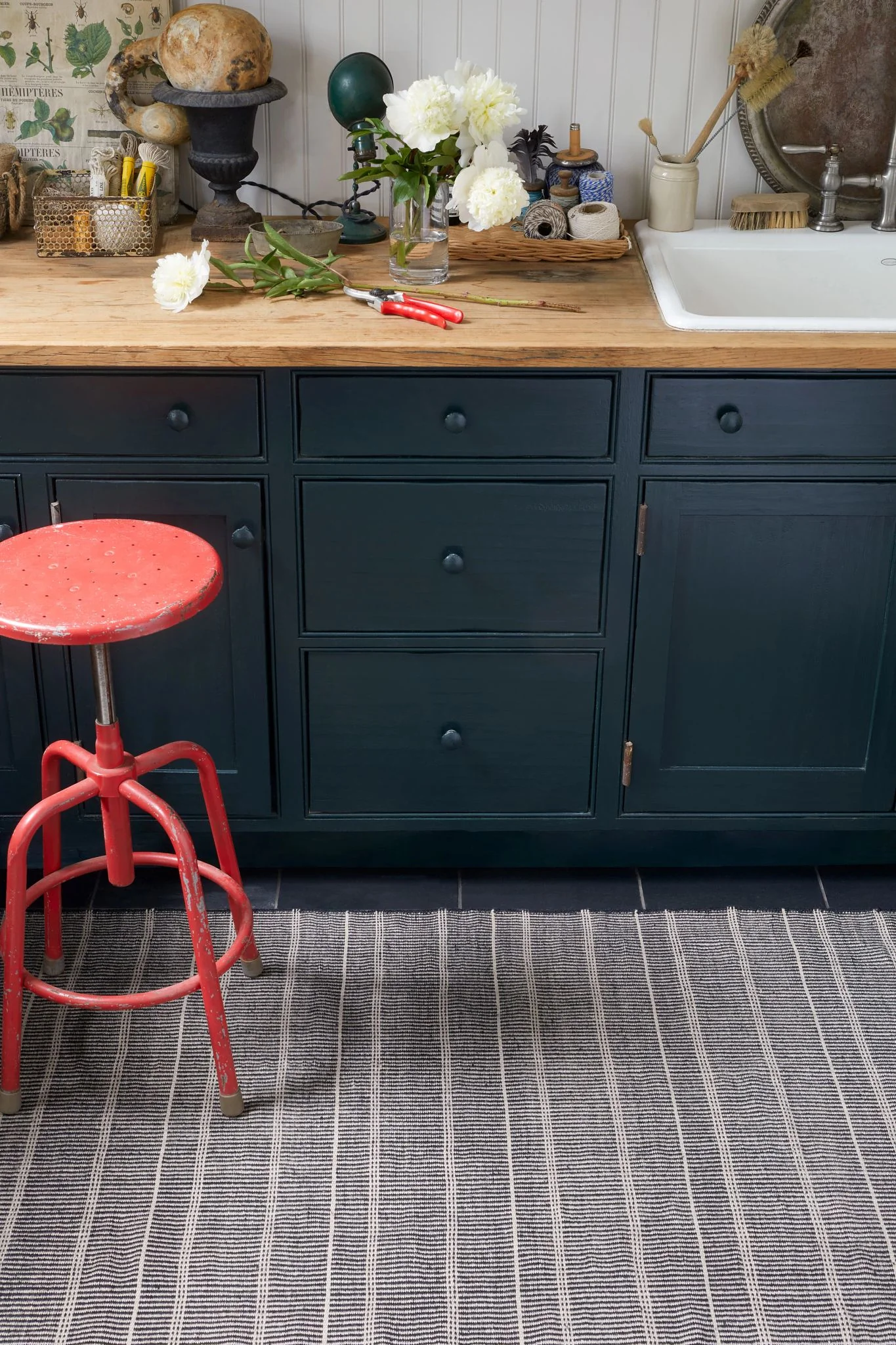 Samson Black Handwoven Indoor/Outdoor Rug - Image 3