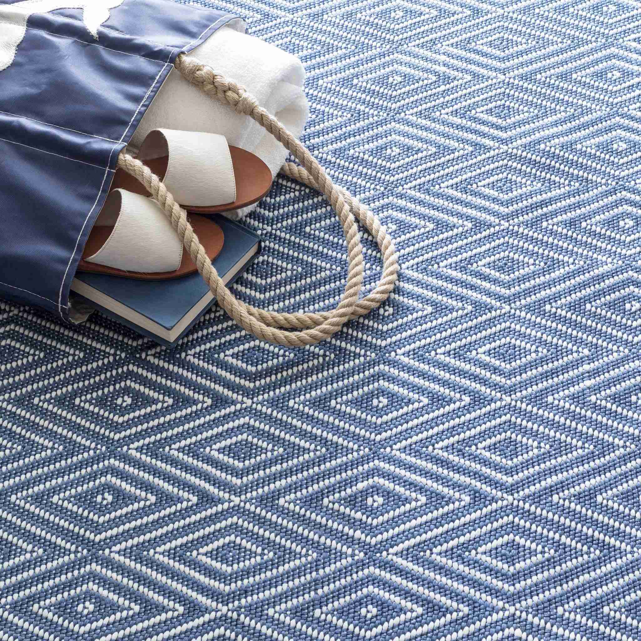 Diamond Denim/White Handwoven Indoor/Outdoor Rug - Image 2