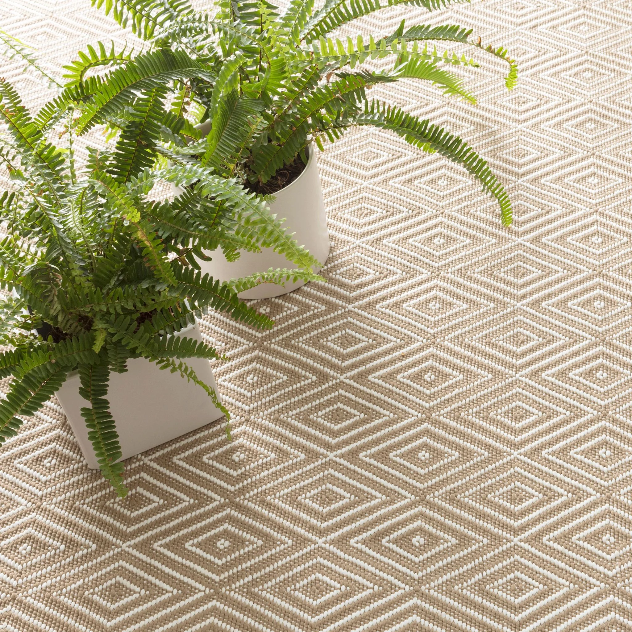 Diamond Khaki/White Handwoven Indoor/Outdoor Rug - Image 2