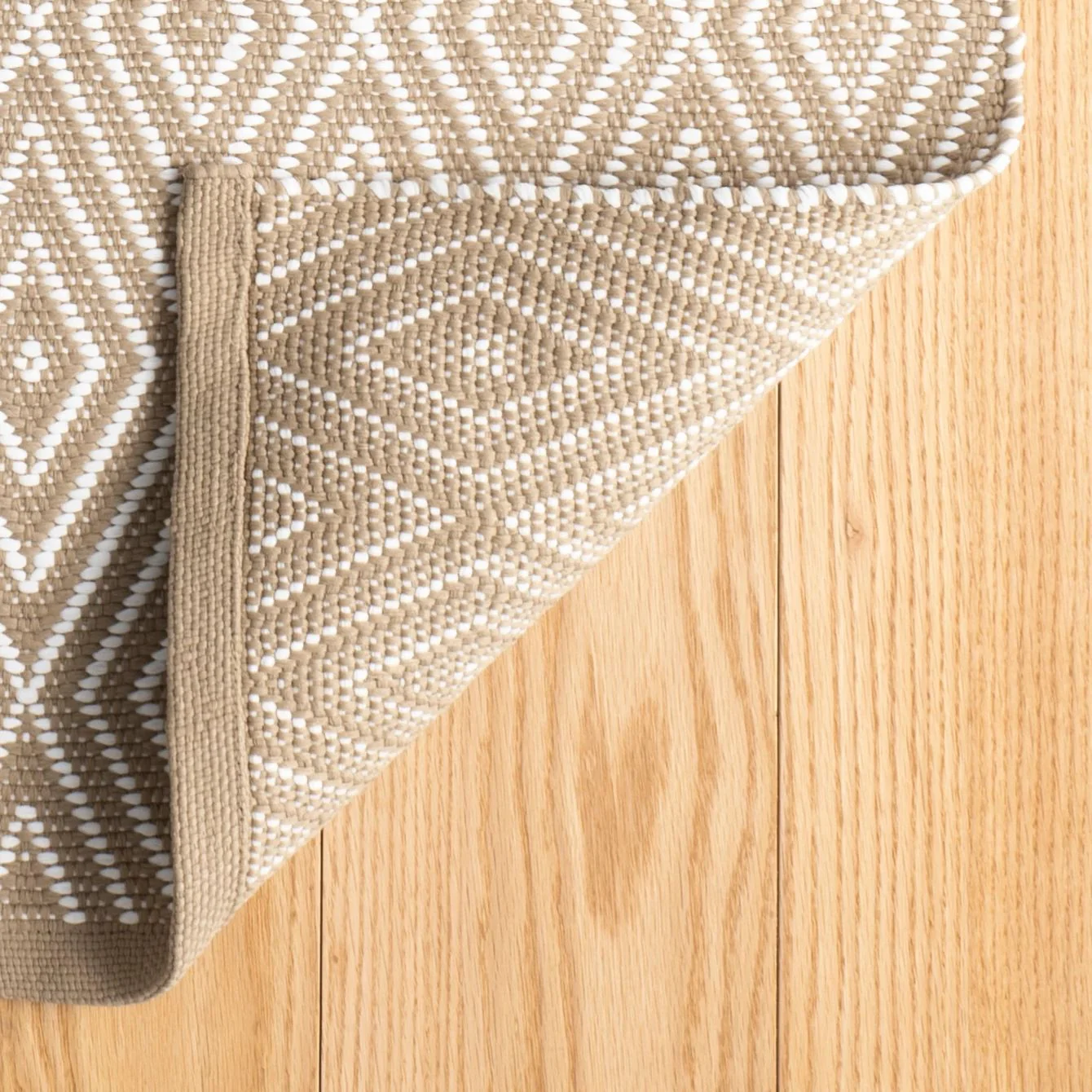 Diamond Khaki/White Handwoven Indoor/Outdoor Rug - Image 3