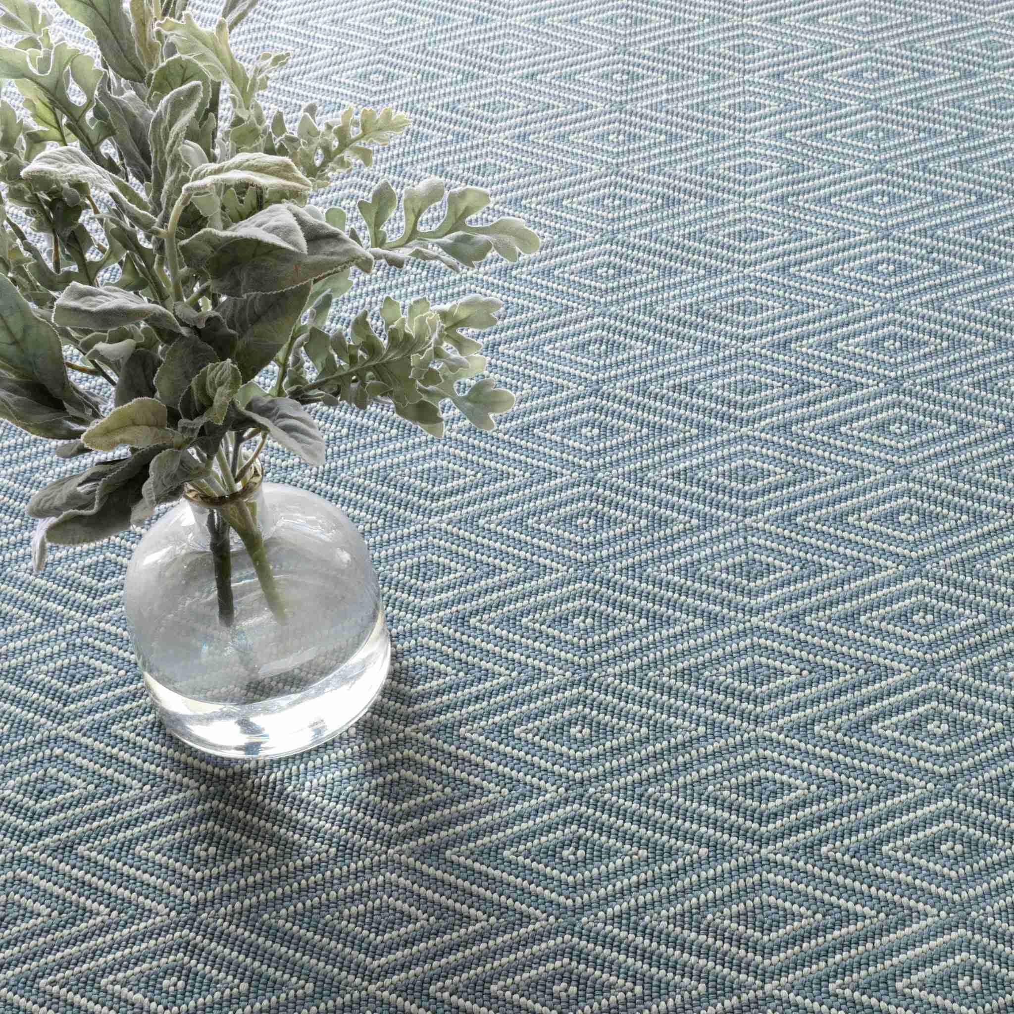 Diamond Slate/Light Blue Handwoven Indoor/Outdoor Rug - Image 2