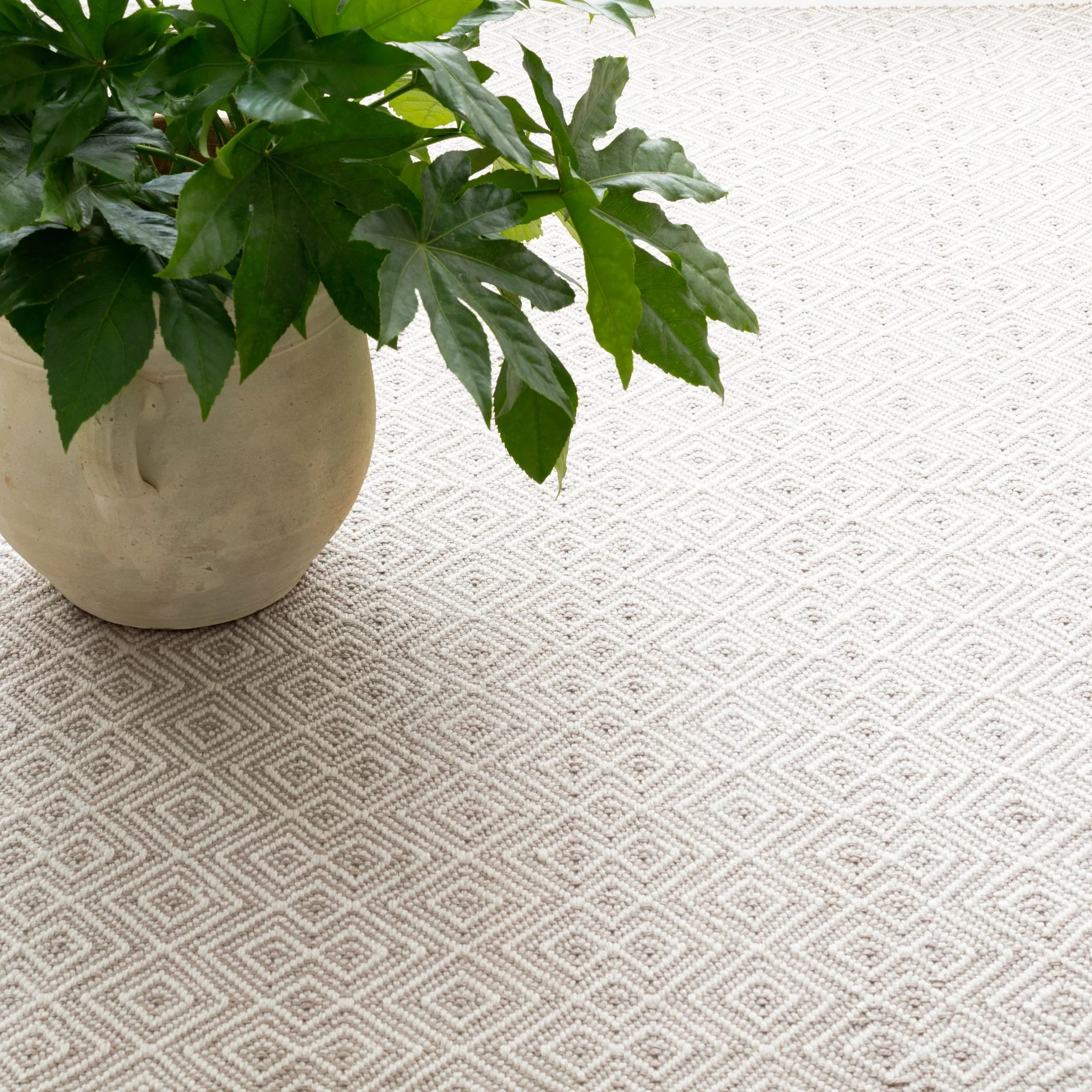 Annabelle Grey Handwoven Indoor/Outdoor Rug - Image 3