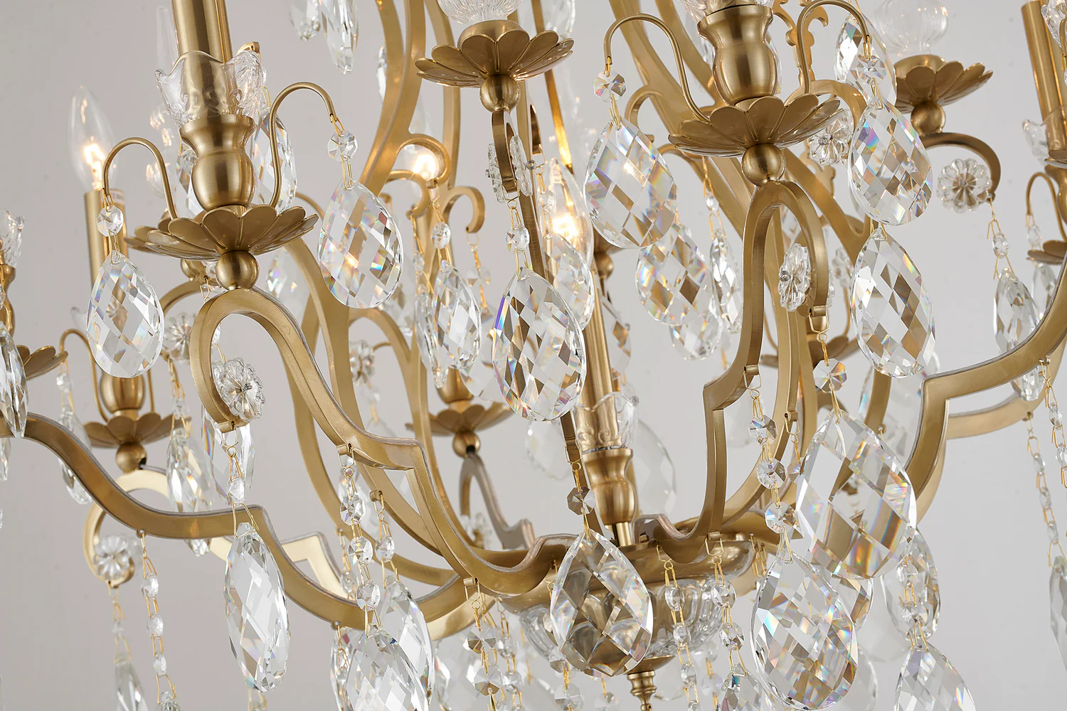 Shihezi Nine Light Chandelier - Image 3