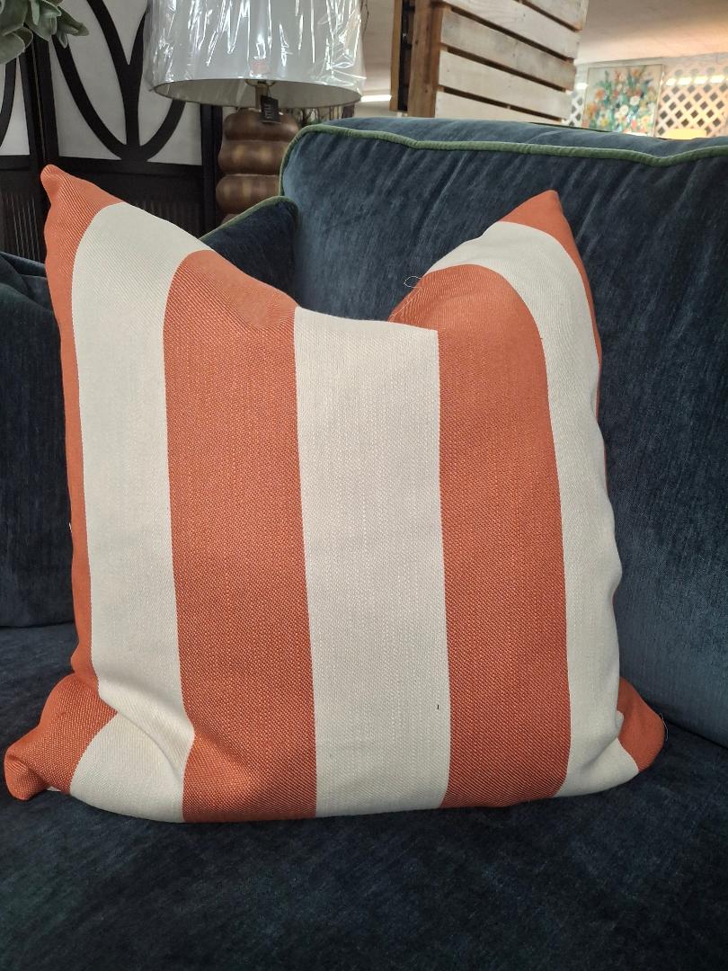 EBPLW16D-33924S Best Home Furnishings Erin & Ben Pillow 16D - CORAL - Image 1